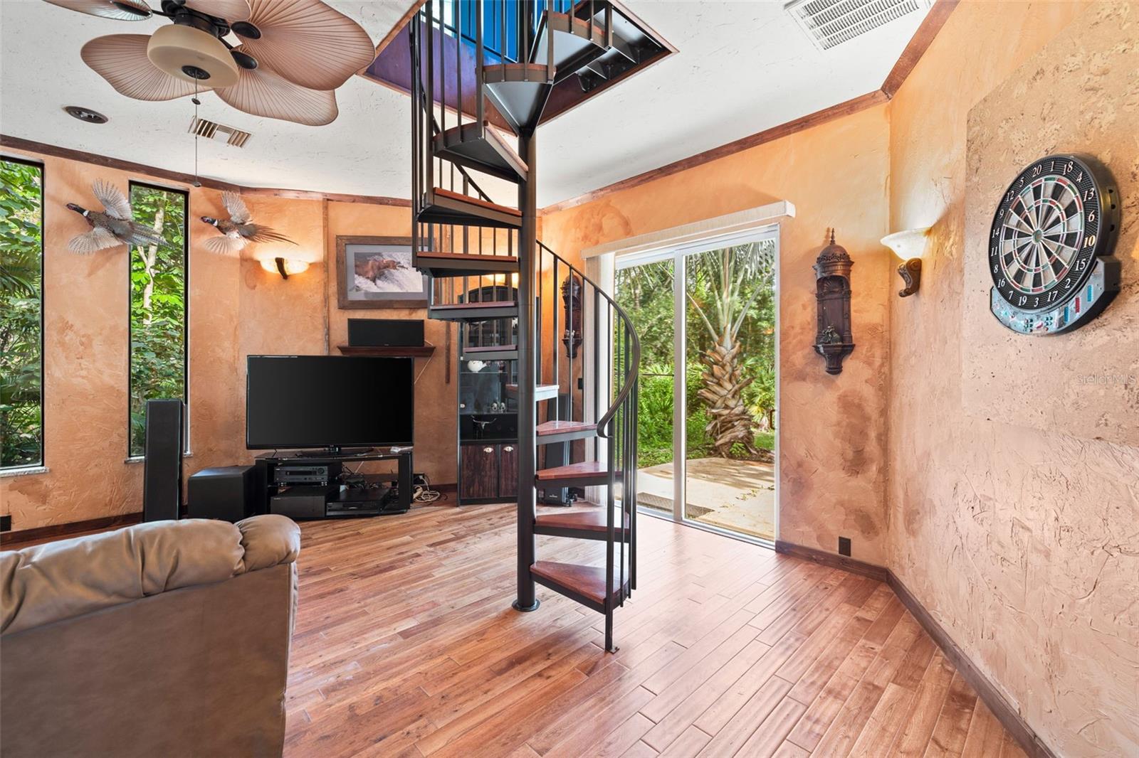 1343 RANCHERO DR