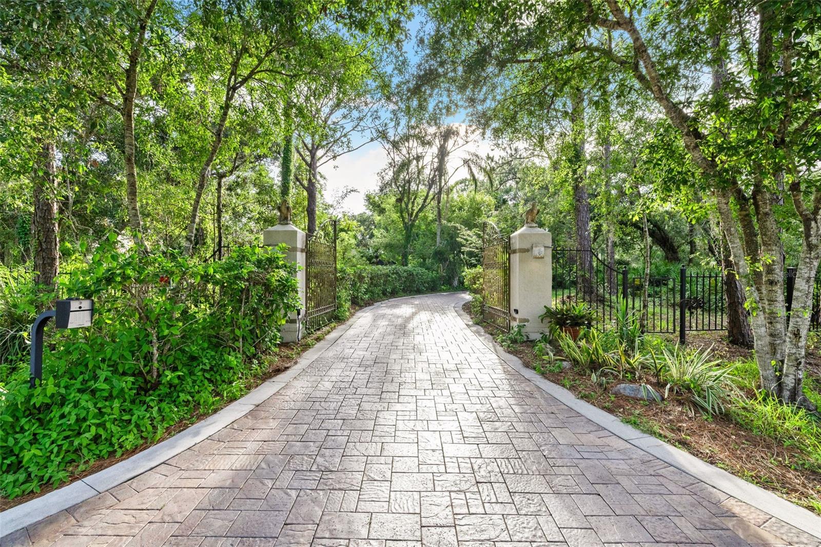 1343 RANCHERO DR