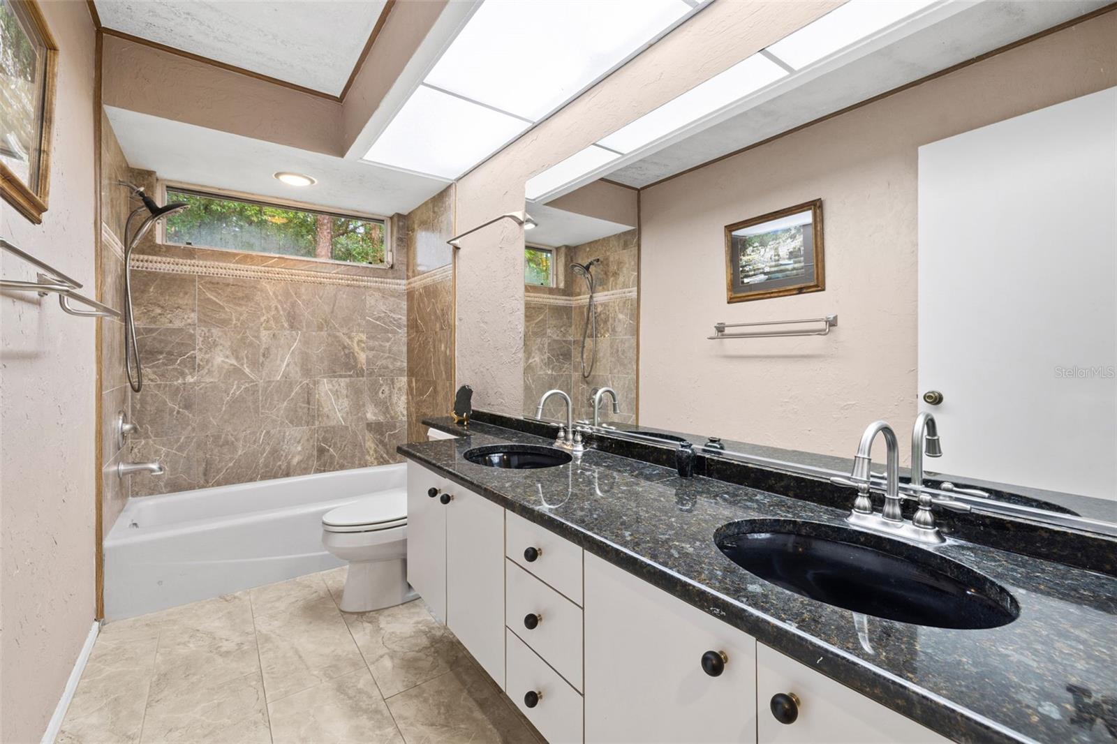 1343 RANCHERO DR