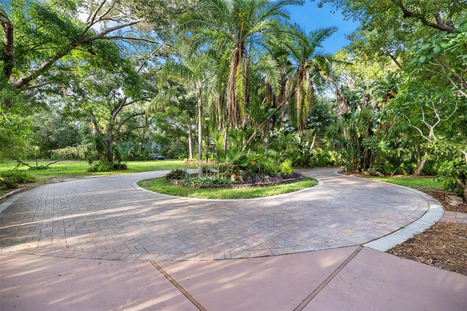 1343 RANCHERO DR