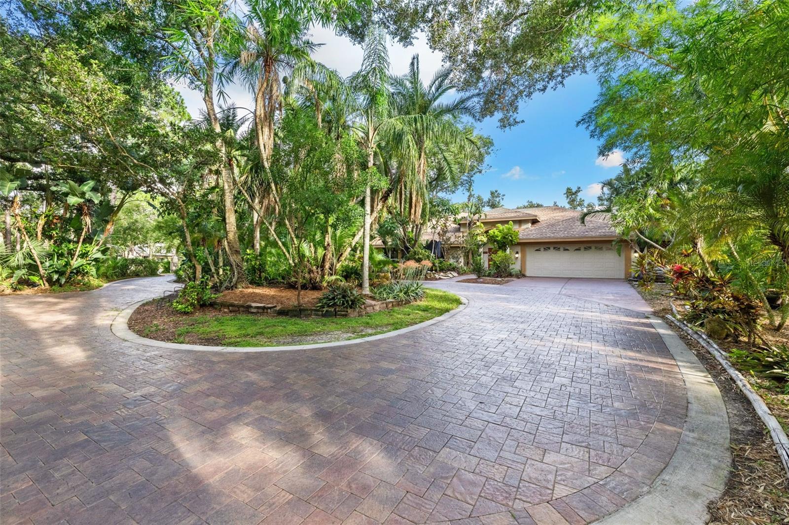 1343 RANCHERO DR