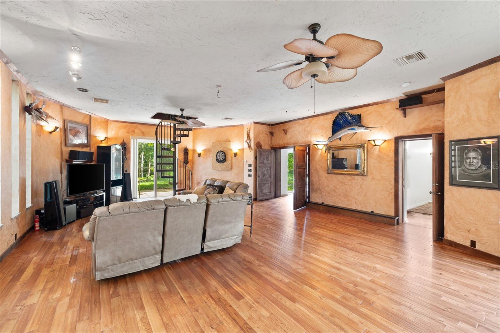 1343 RANCHERO DR