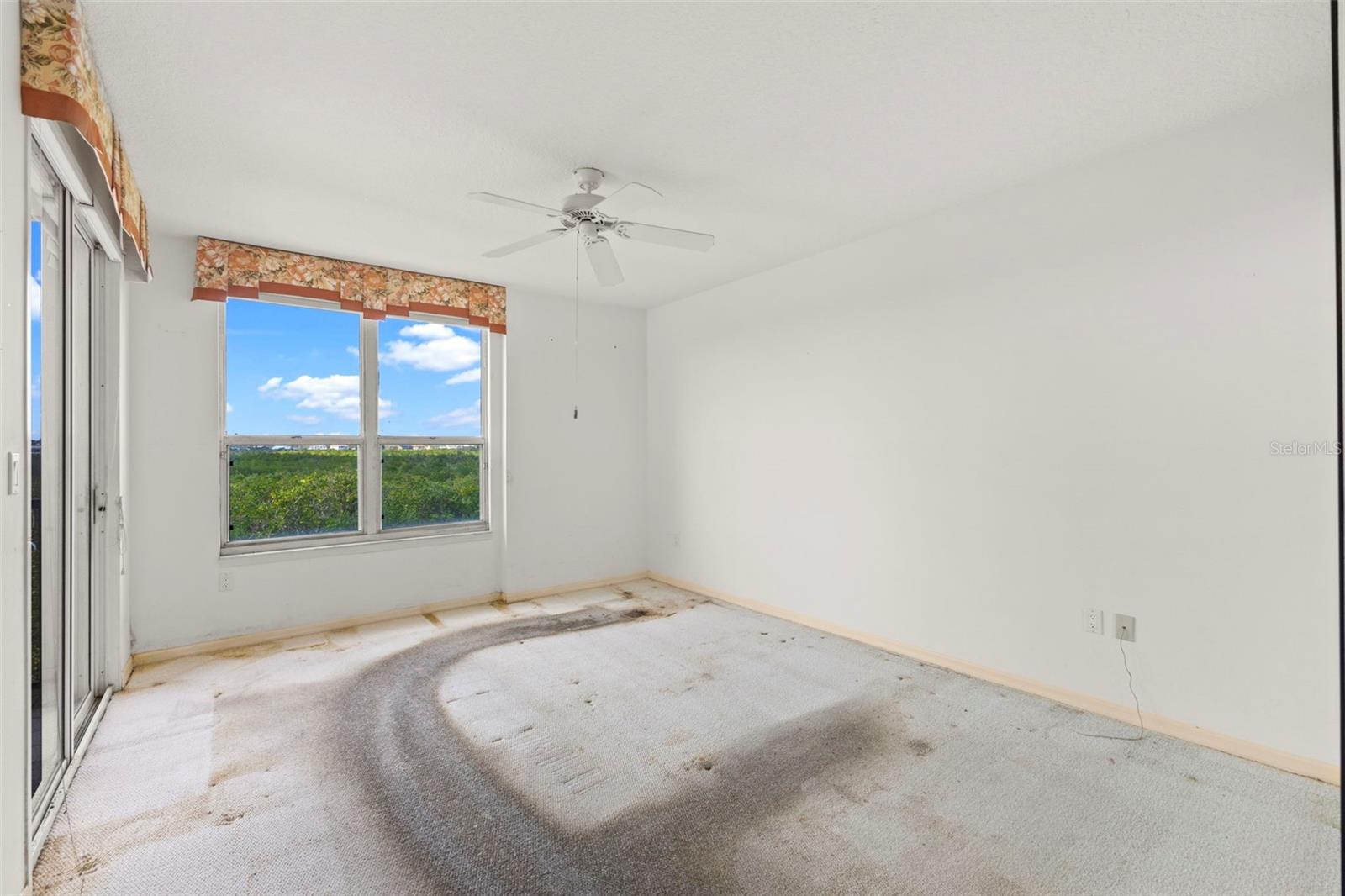 5420 EAGLES POINT CIR #103