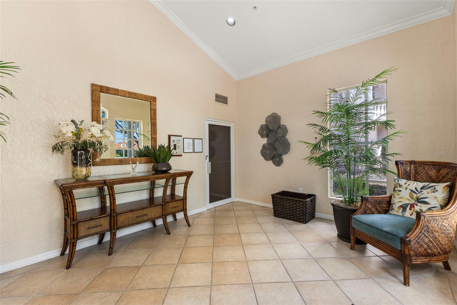 5420 EAGLES POINT CIR #103