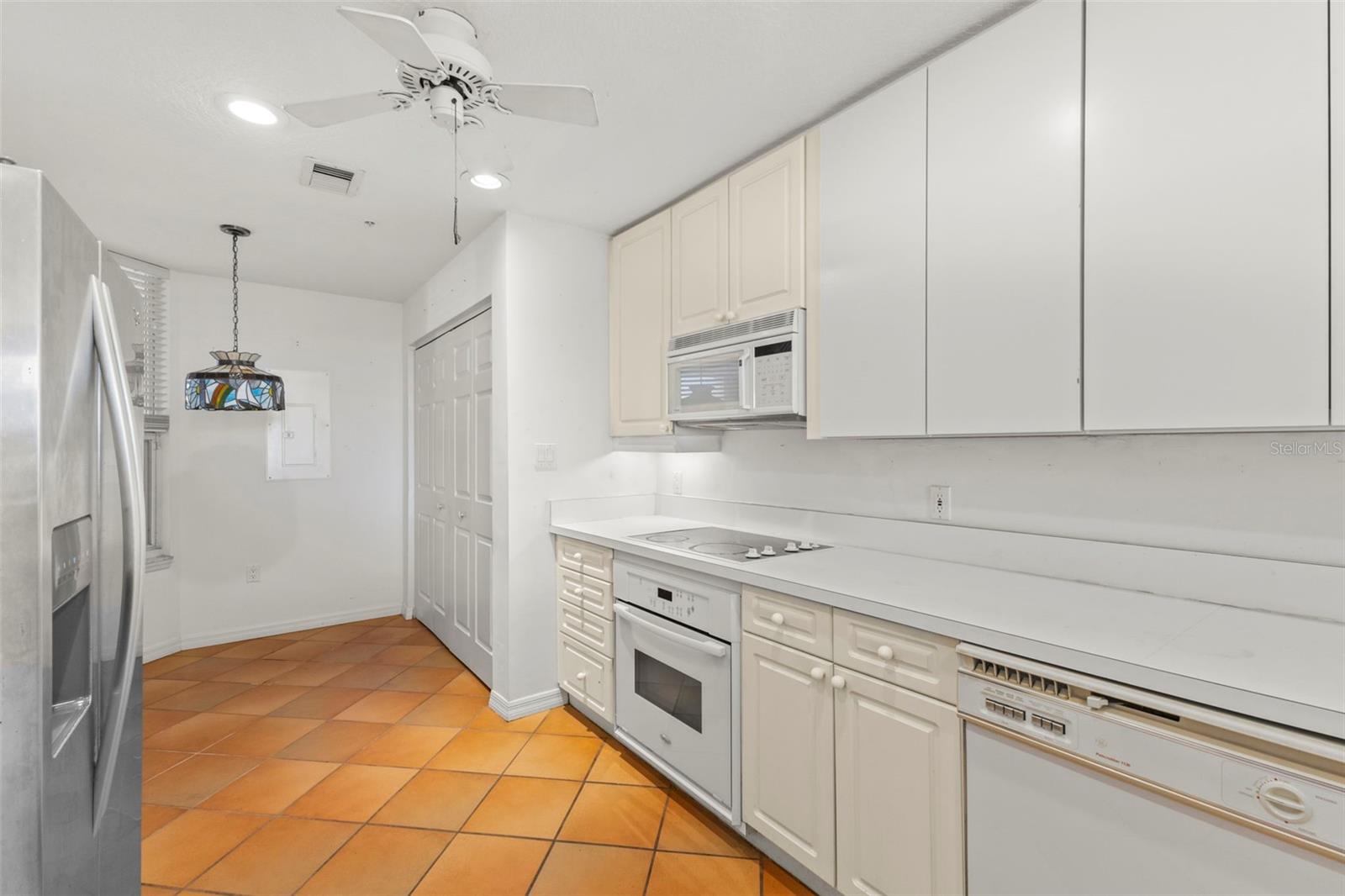 5420 EAGLES POINT CIR #103