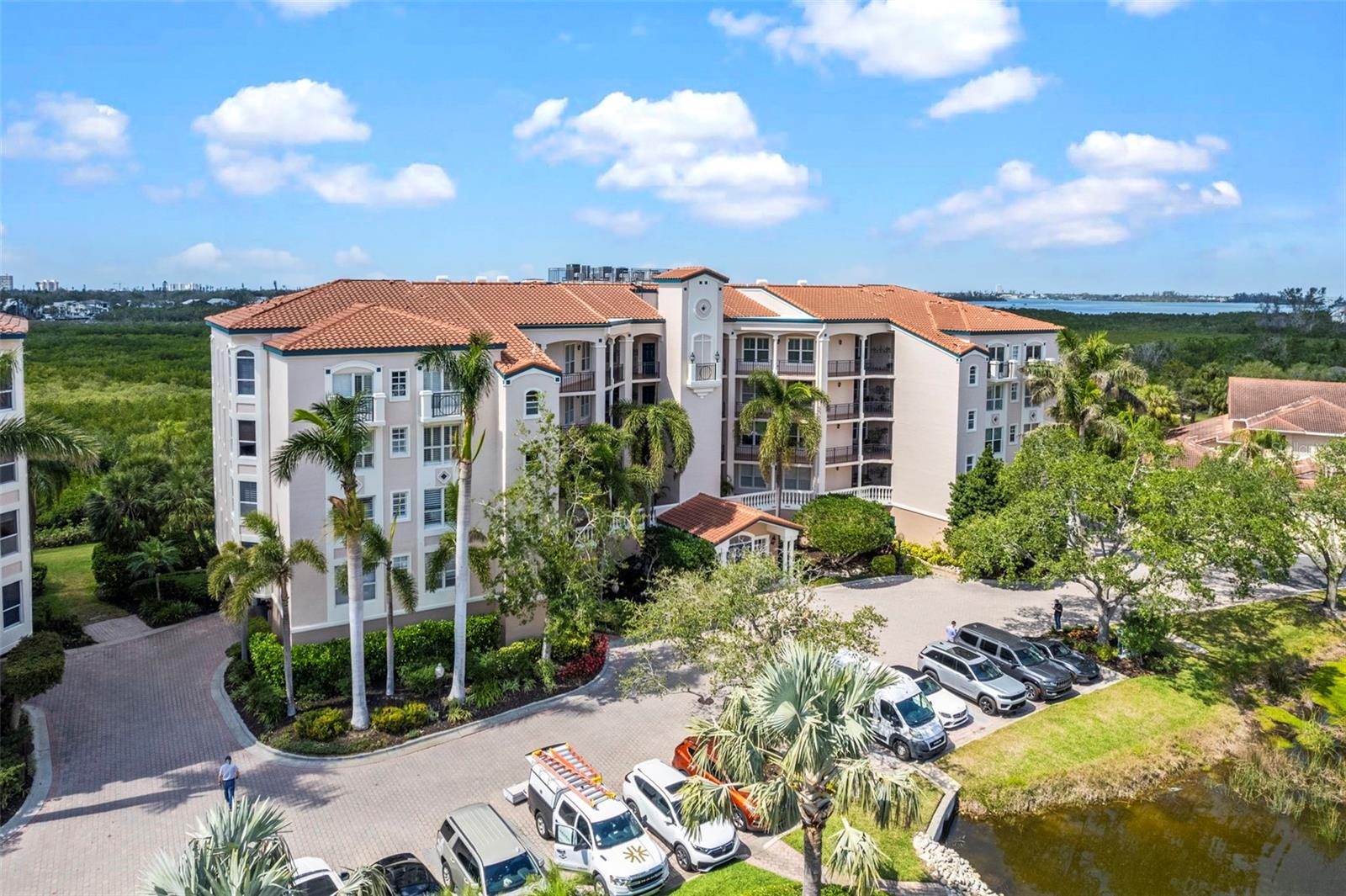 5420 EAGLES POINT CIR #103