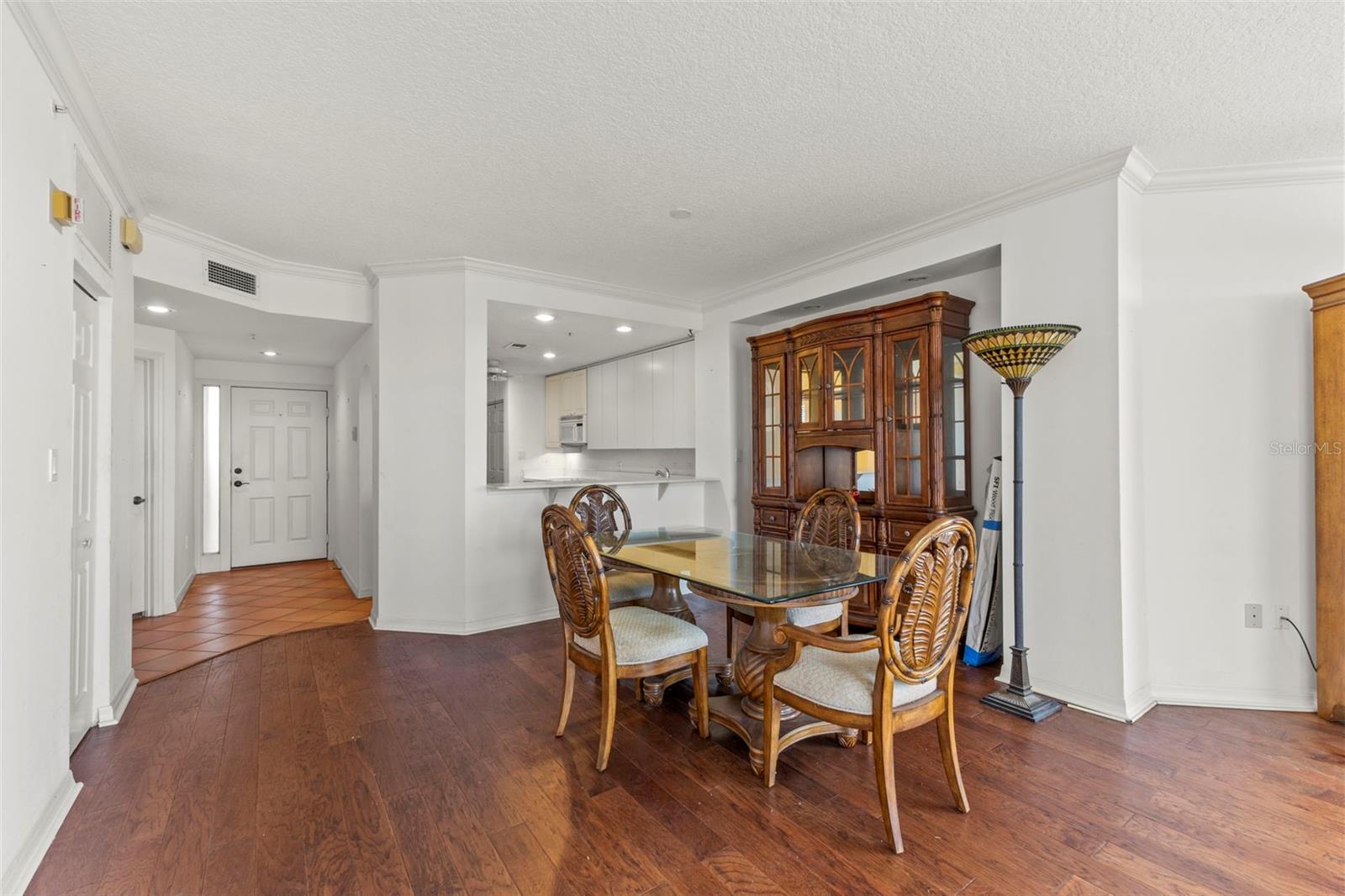 5420 EAGLES POINT CIR #103