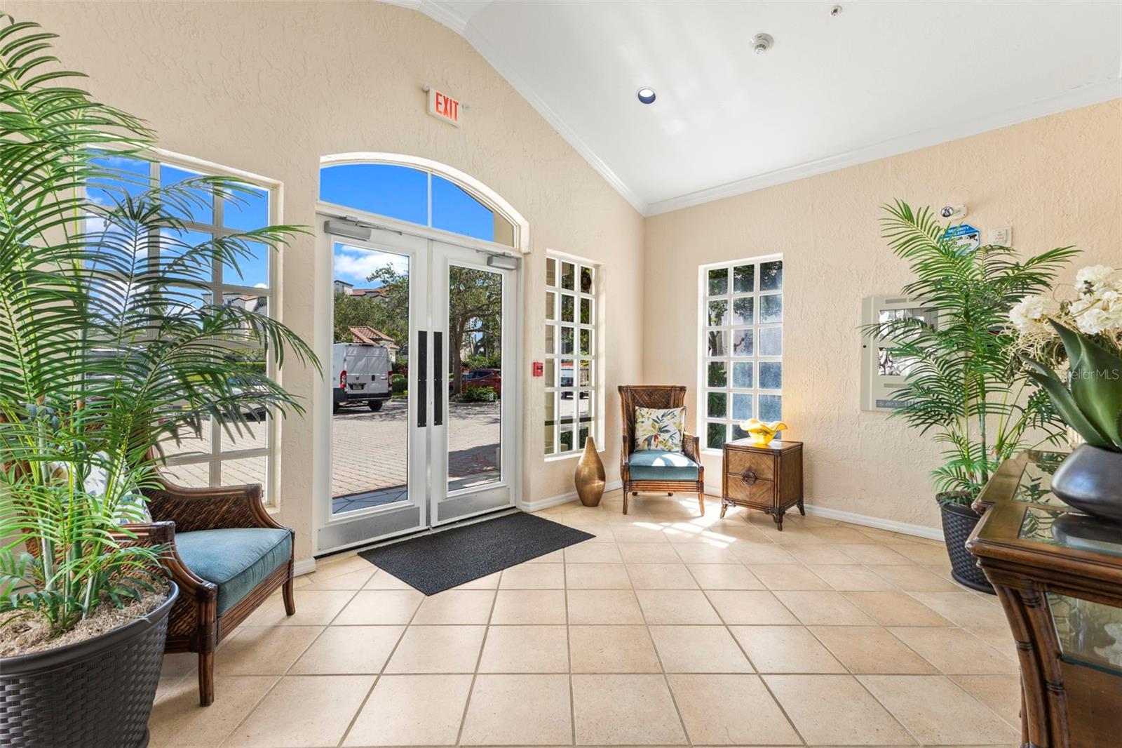 5420 EAGLES POINT CIR #103