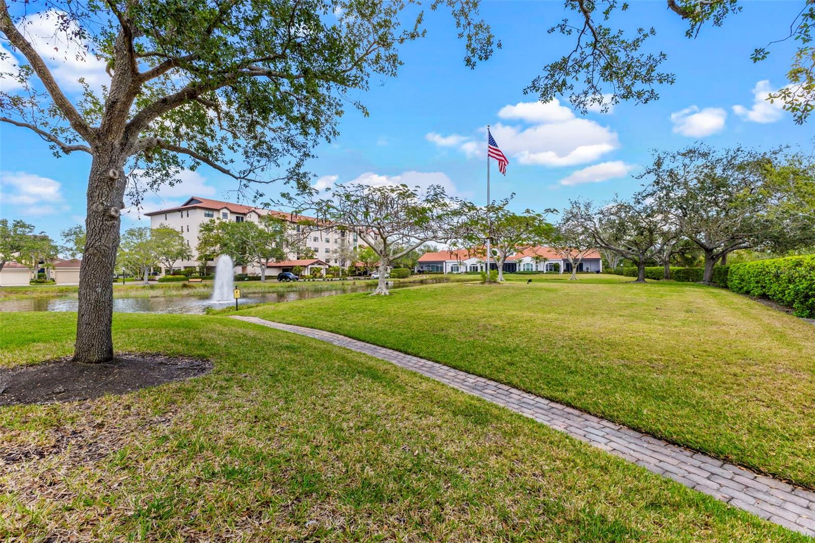 5420 EAGLES POINT CIR #103