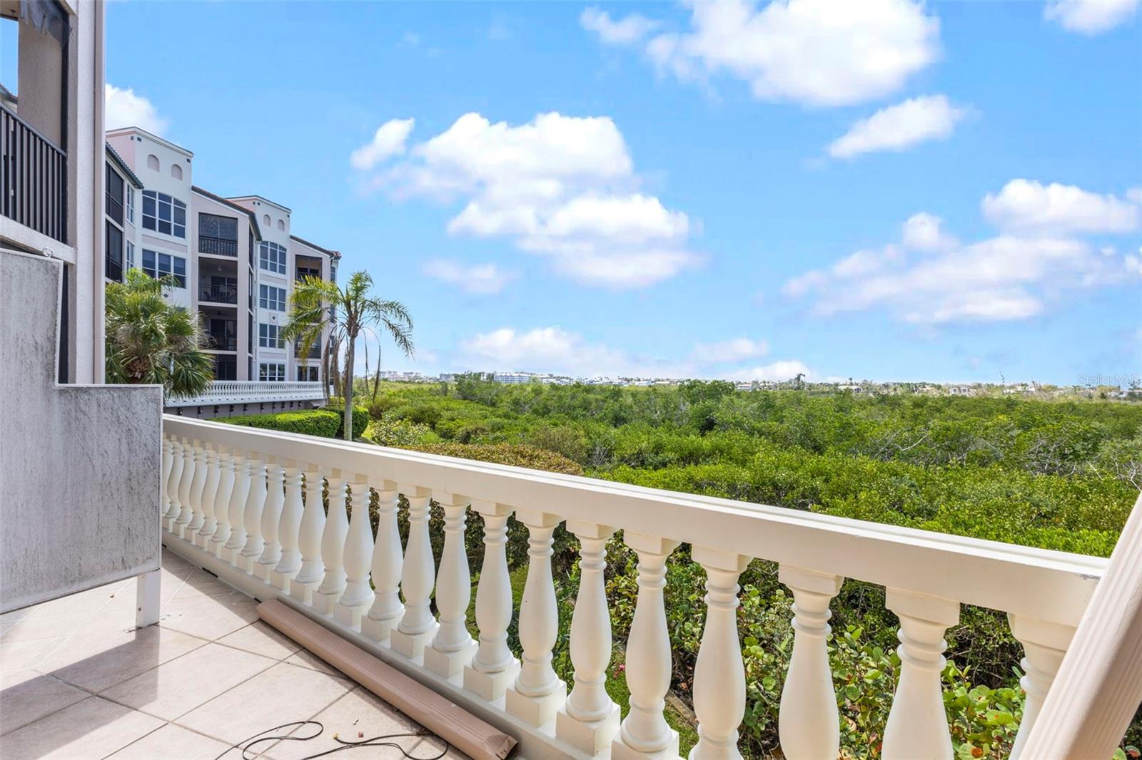 5420 EAGLES POINT CIR #103