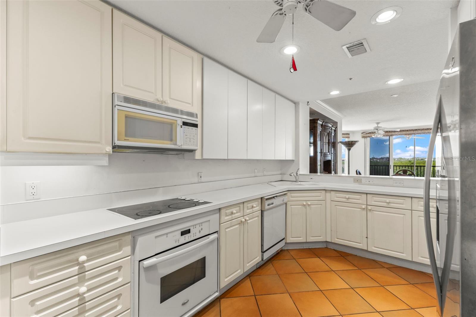 5420 EAGLES POINT CIR #103