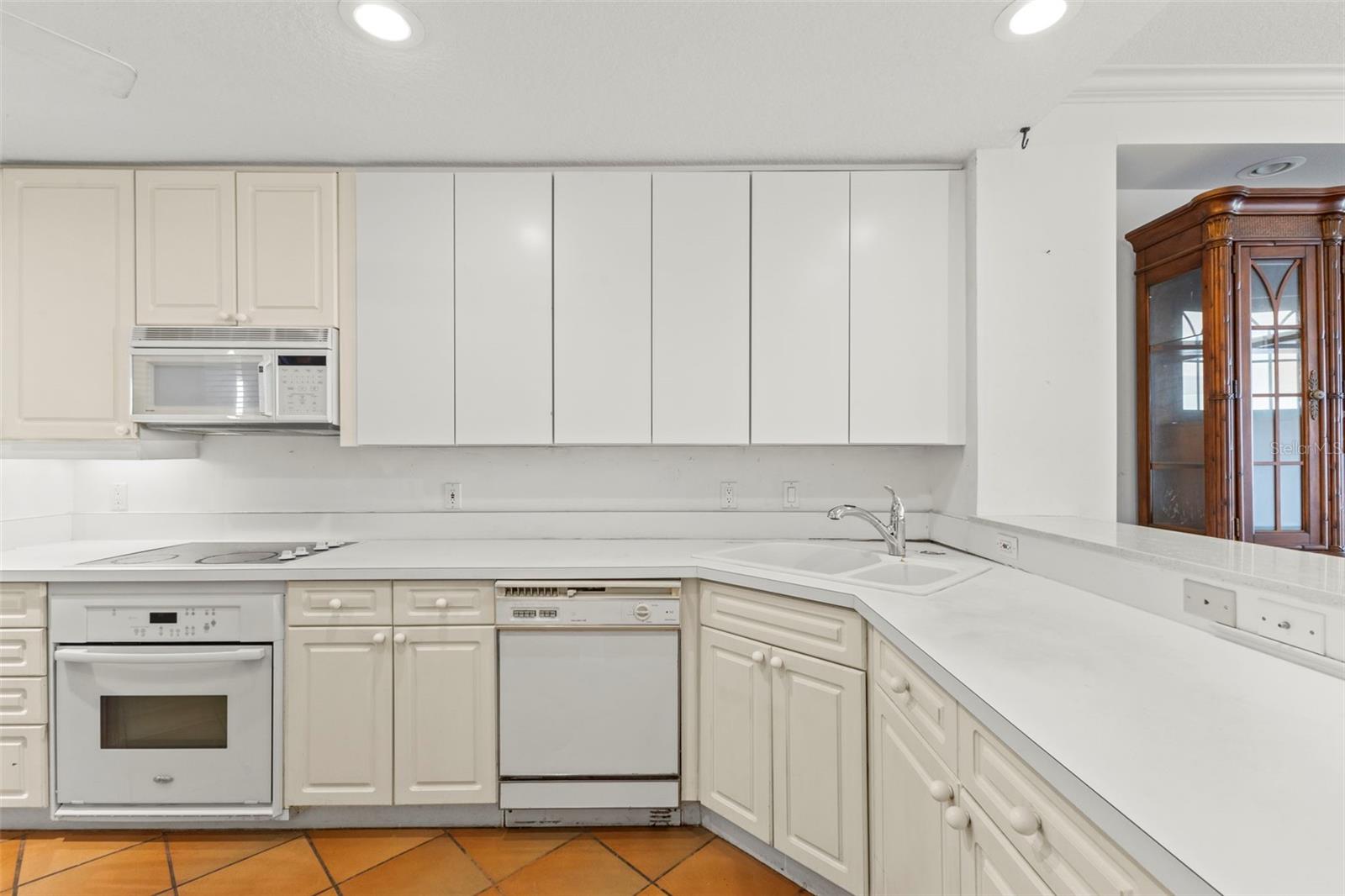 5420 EAGLES POINT CIR #103