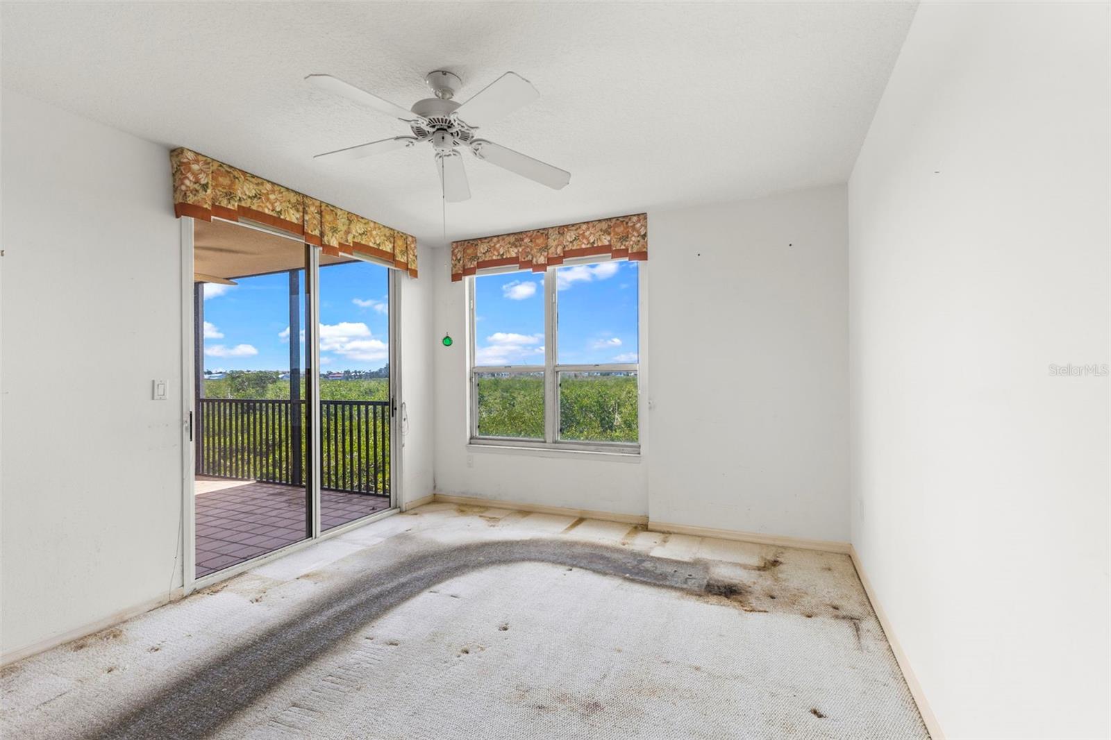 5420 EAGLES POINT CIR #103