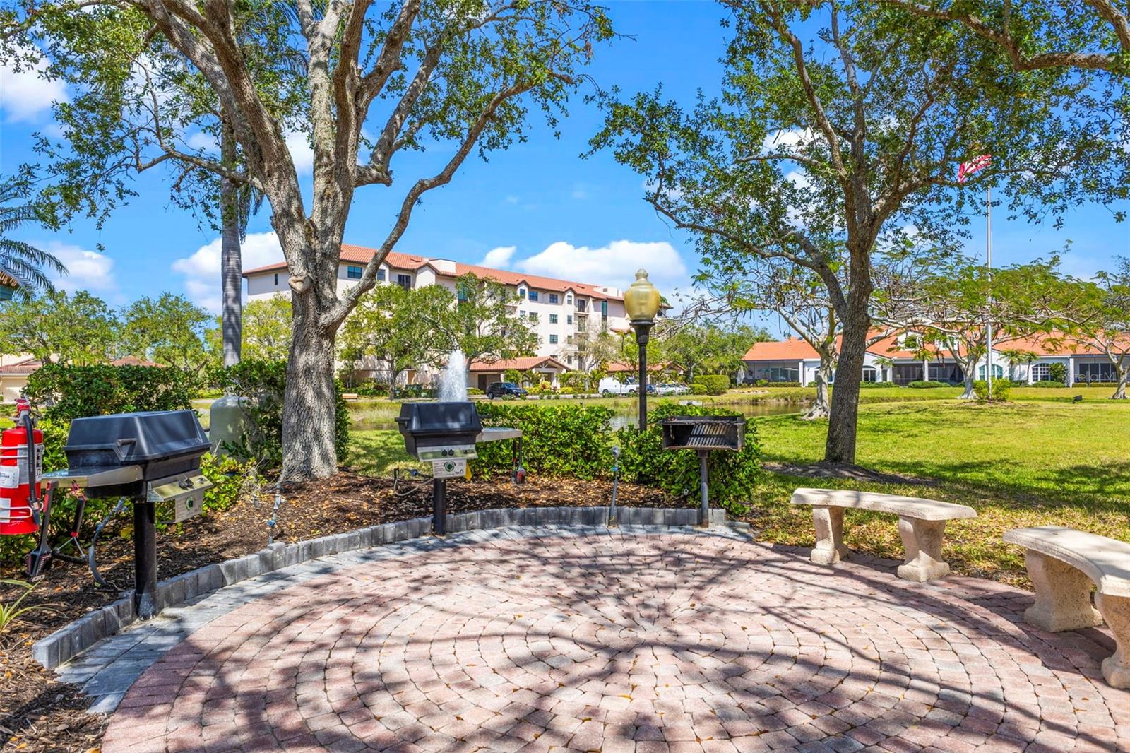 5420 EAGLES POINT CIR #103