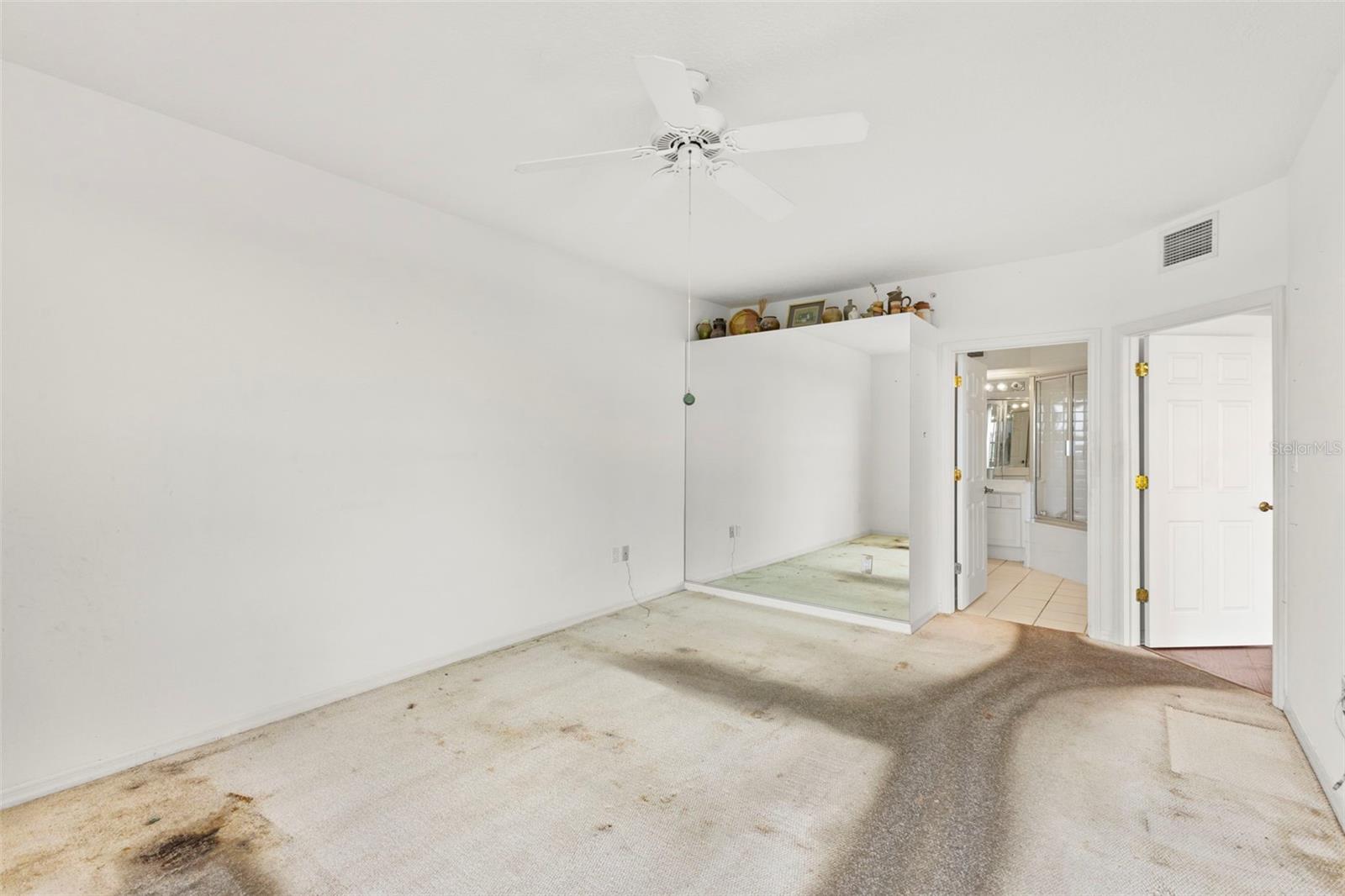 5420 EAGLES POINT CIR #103