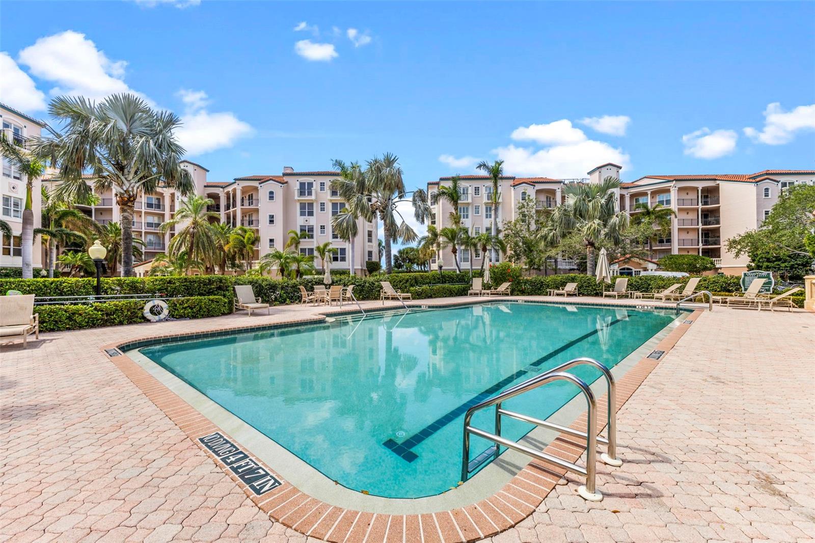 5420 EAGLES POINT CIR #103