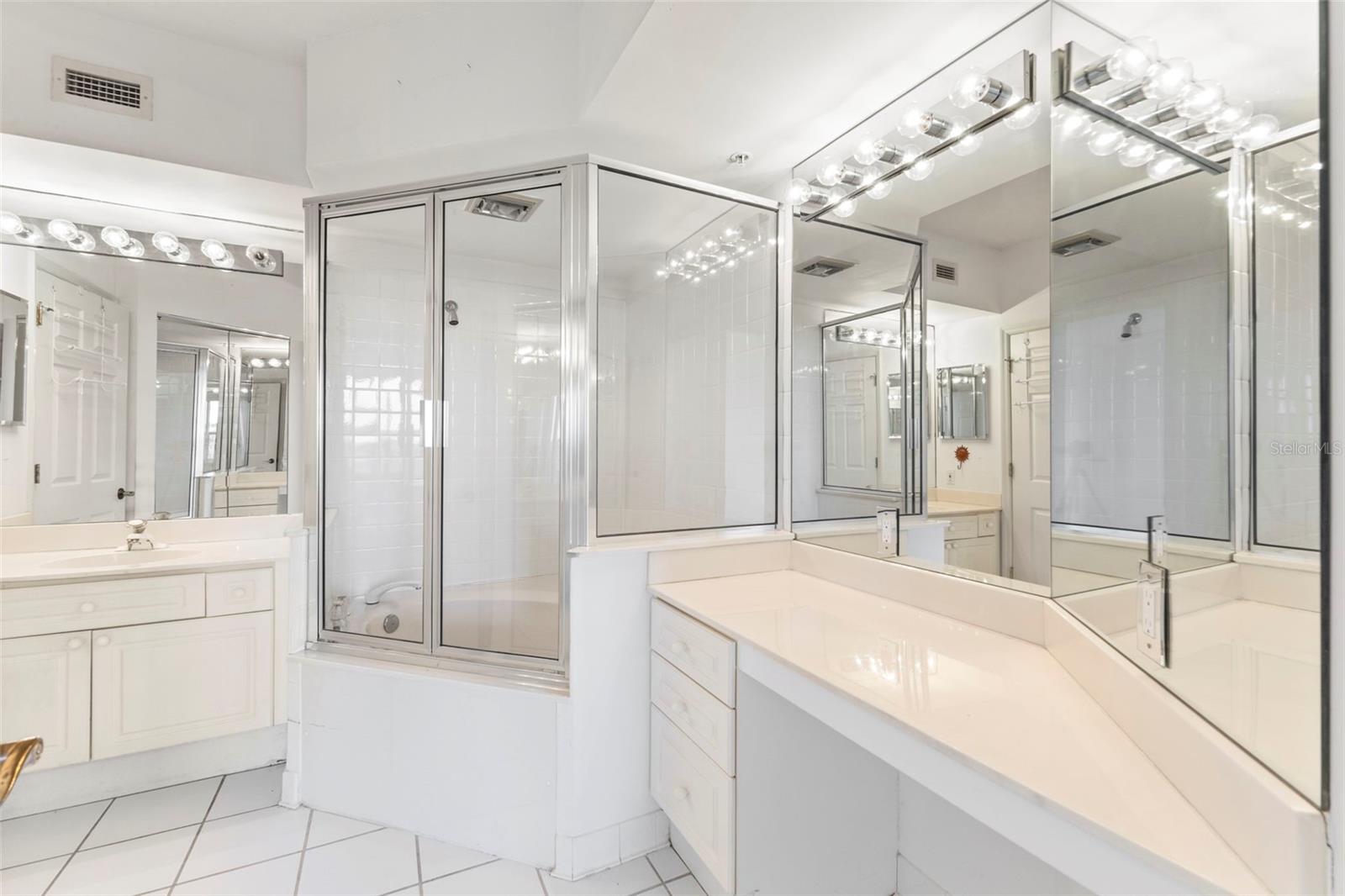 5420 EAGLES POINT CIR #103