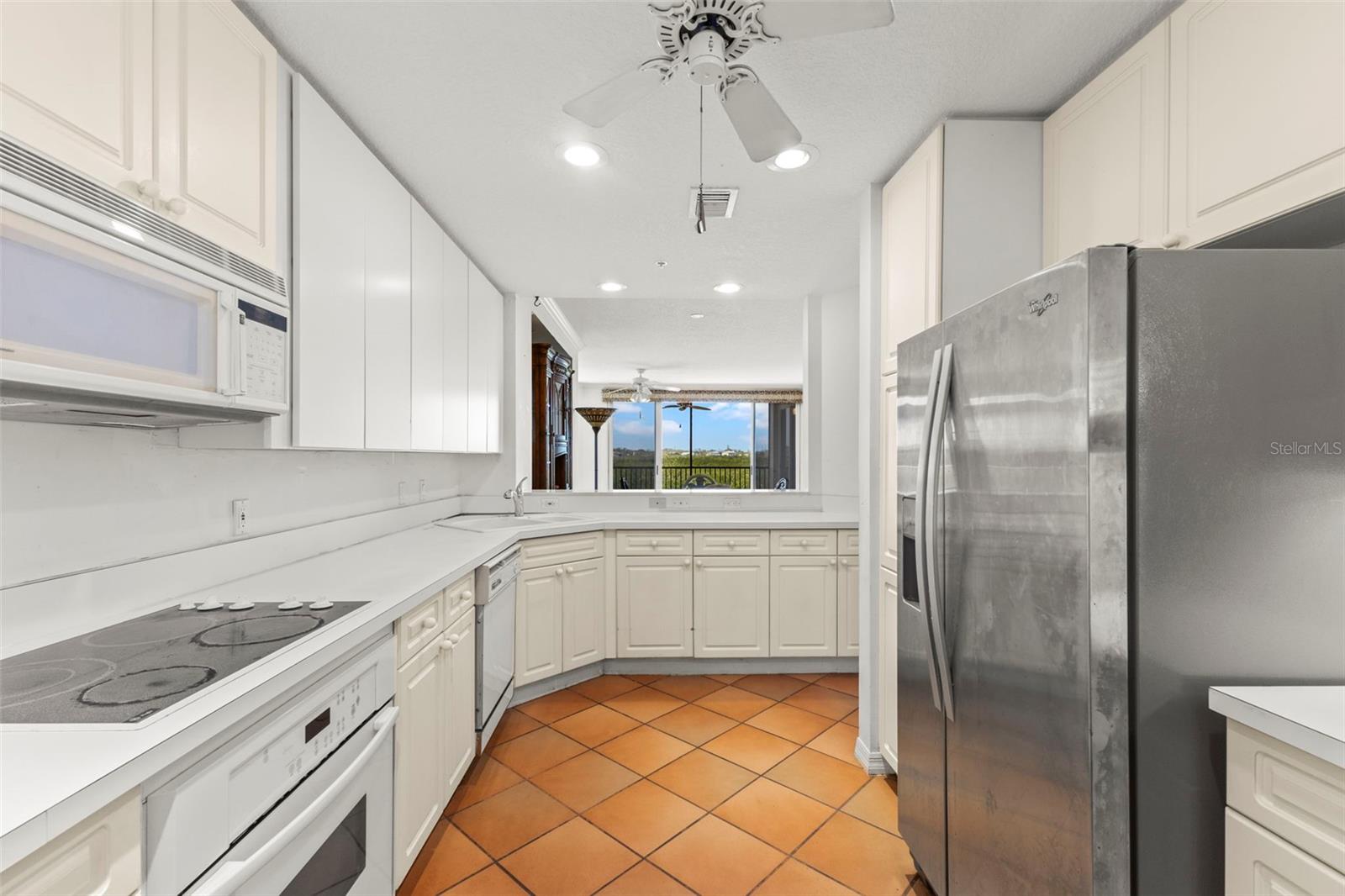 5420 EAGLES POINT CIR #103