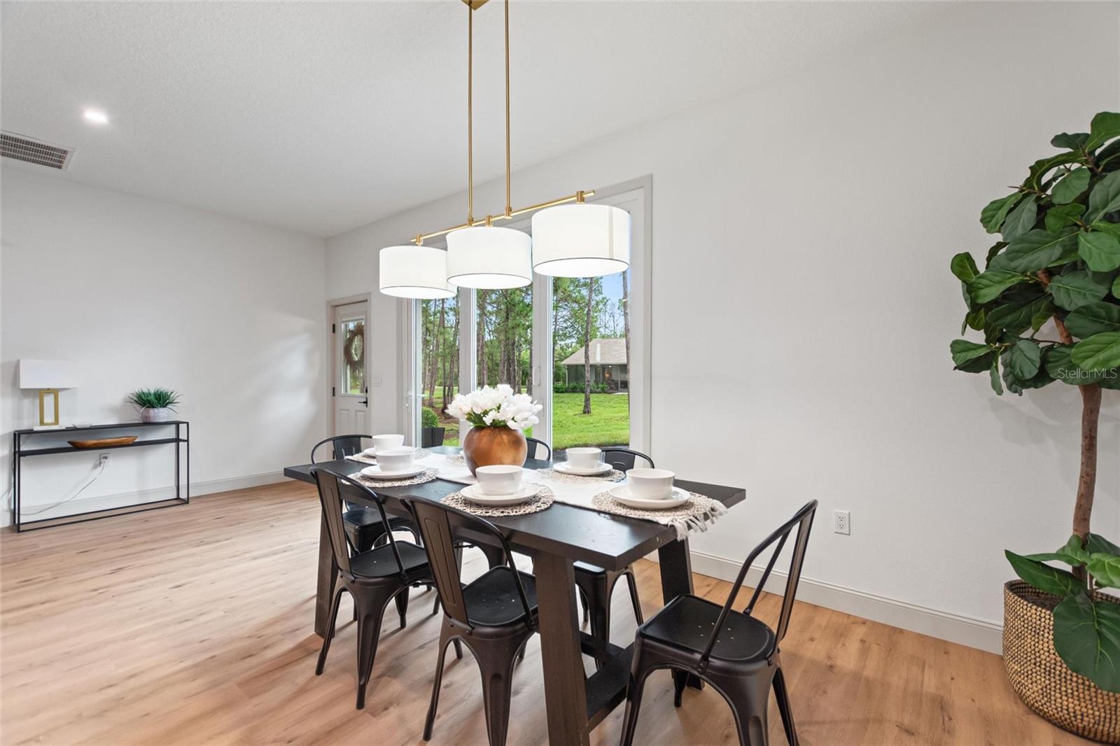 1429 RANCHERO DR