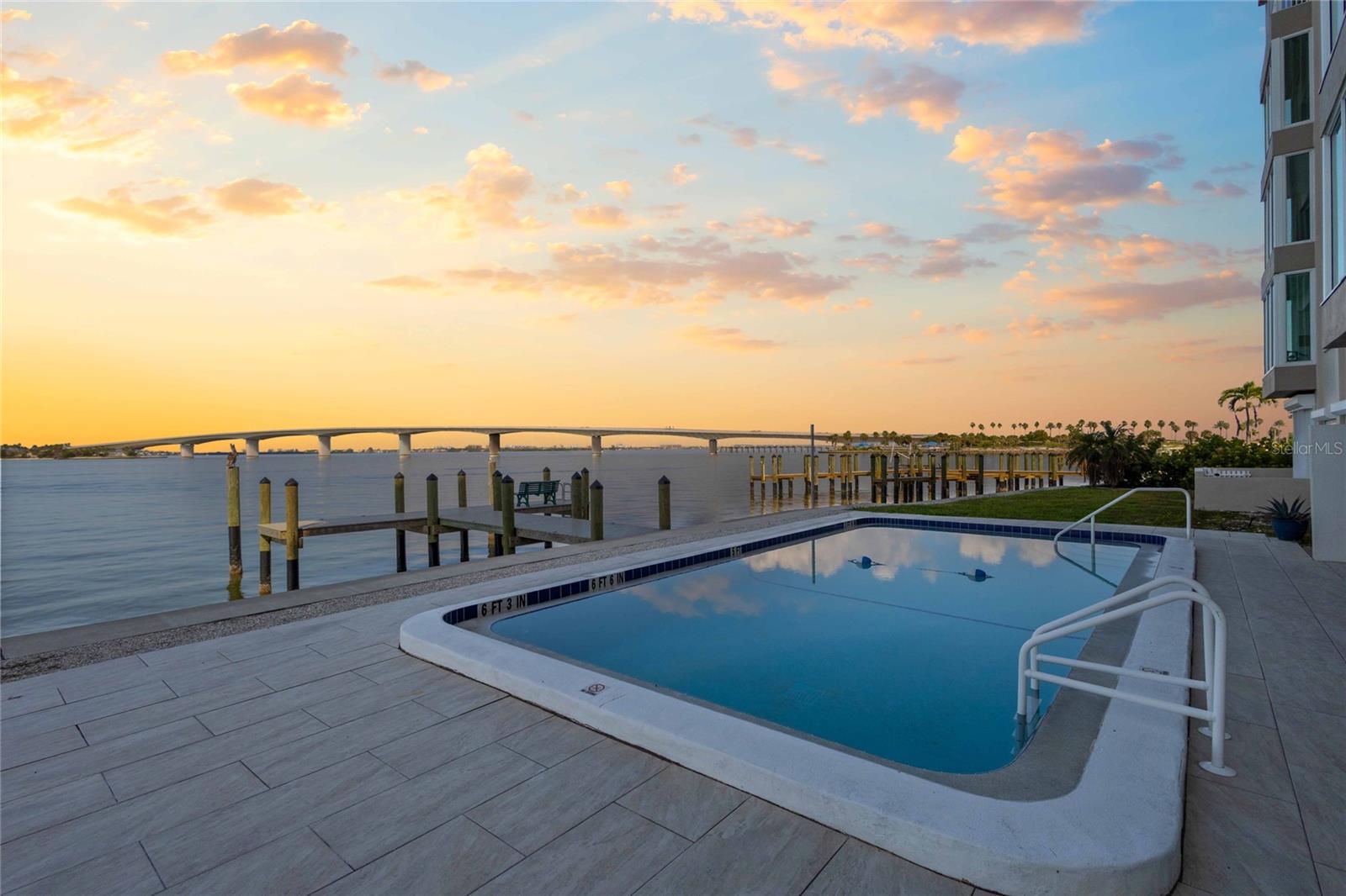 350 GOLDEN GATE PT #33