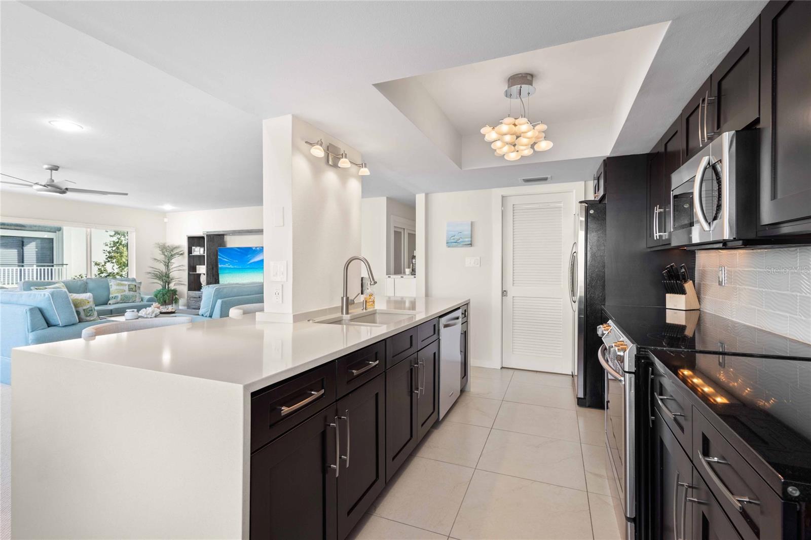 350 GOLDEN GATE PT #33