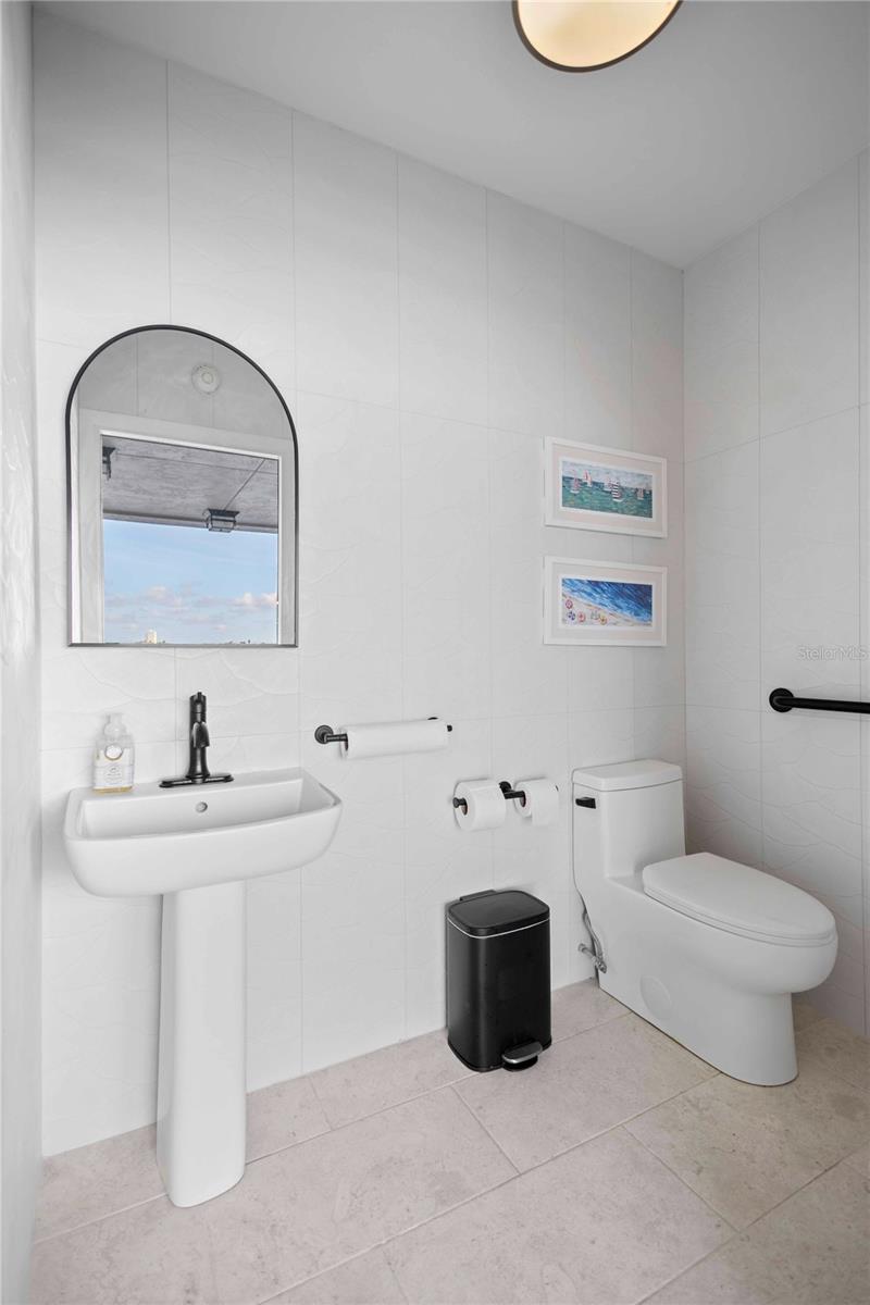 350 GOLDEN GATE PT #33