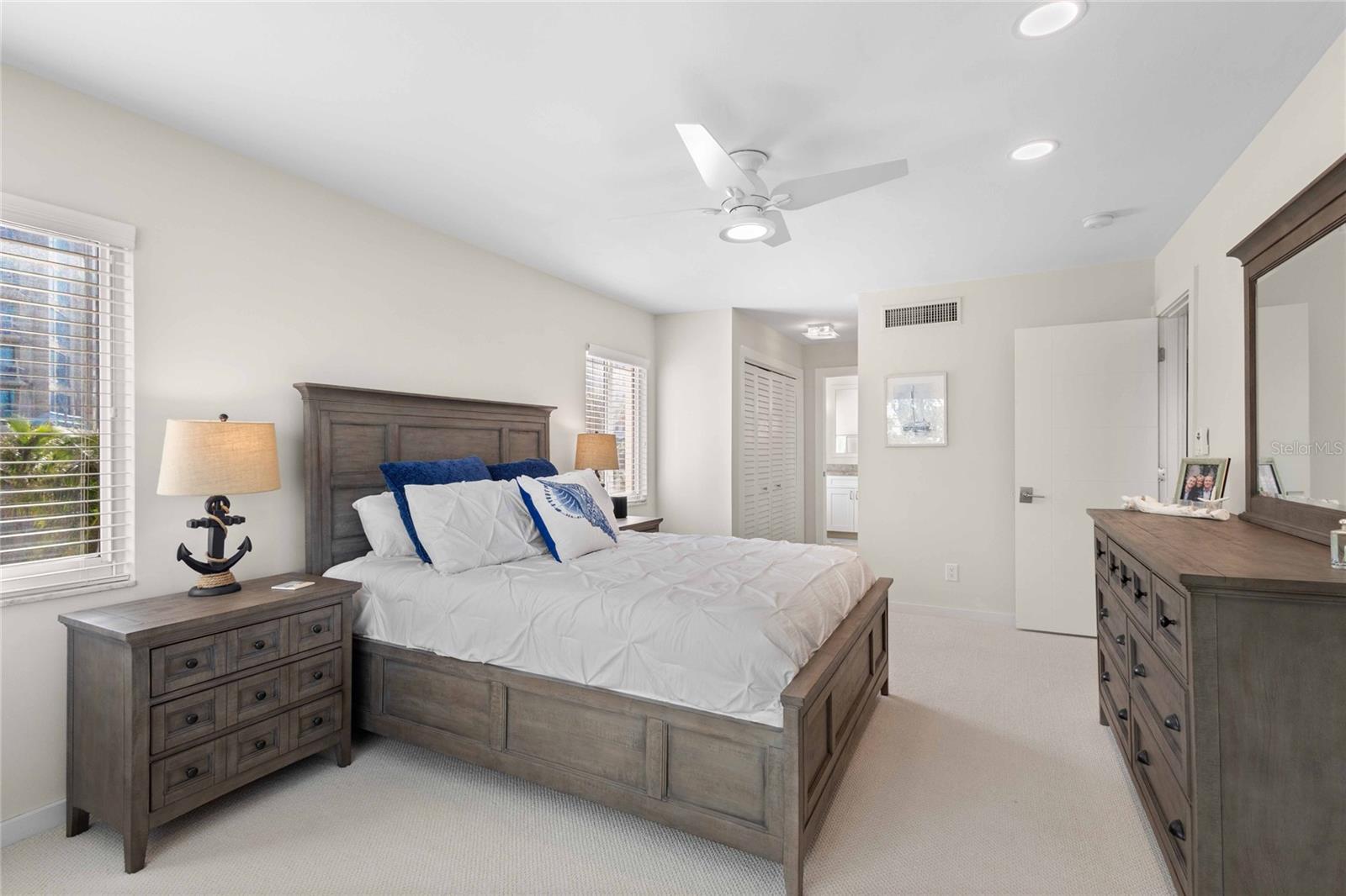 350 GOLDEN GATE PT #33