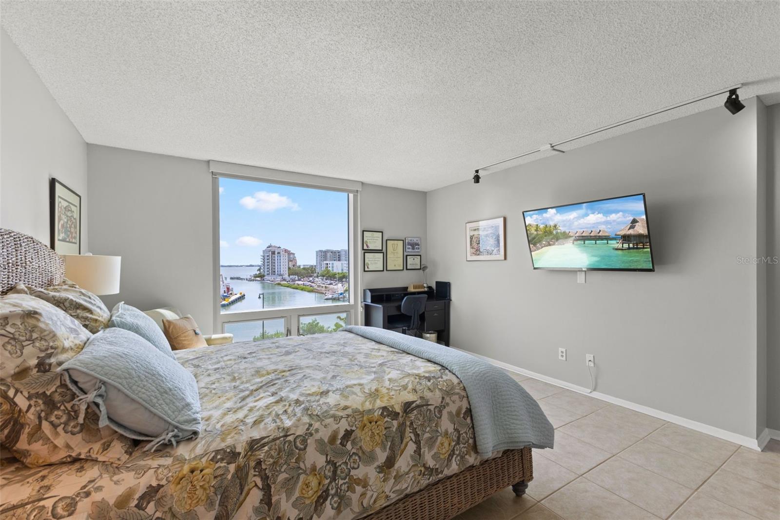 1111 N GULFSTREAM AVE #6B