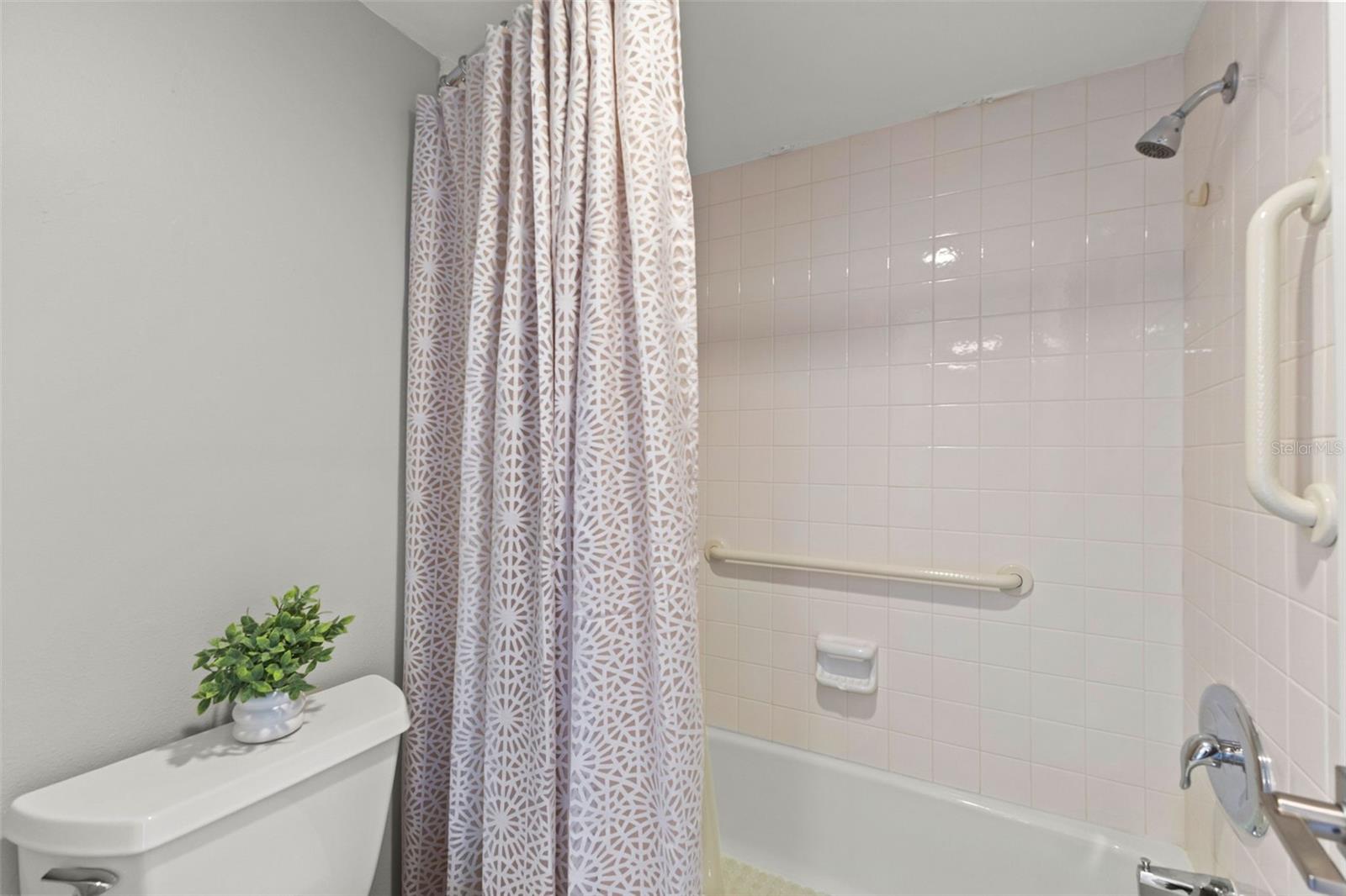 1111 N GULFSTREAM AVE #6B