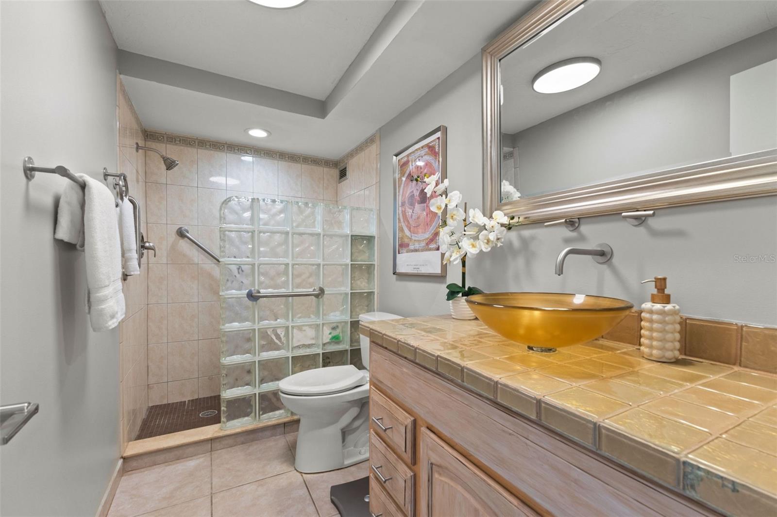 1111 N GULFSTREAM AVE #6B