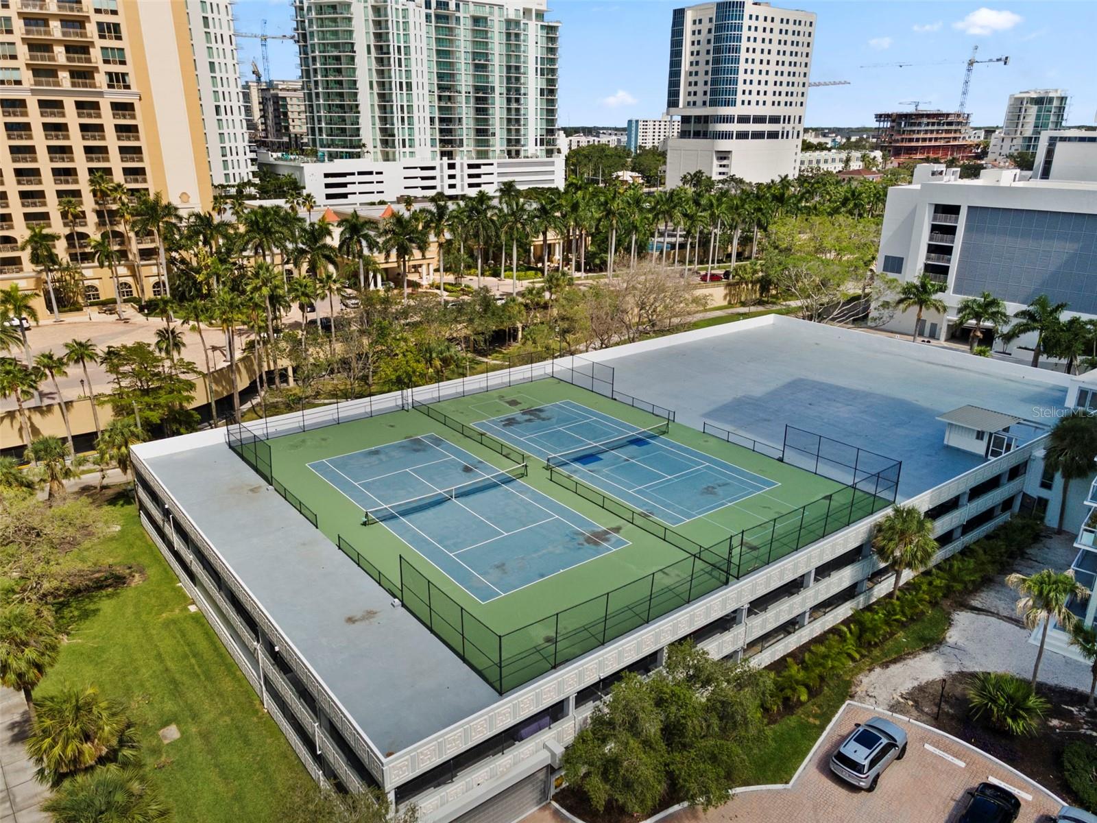 1111 N GULFSTREAM AVE #6B