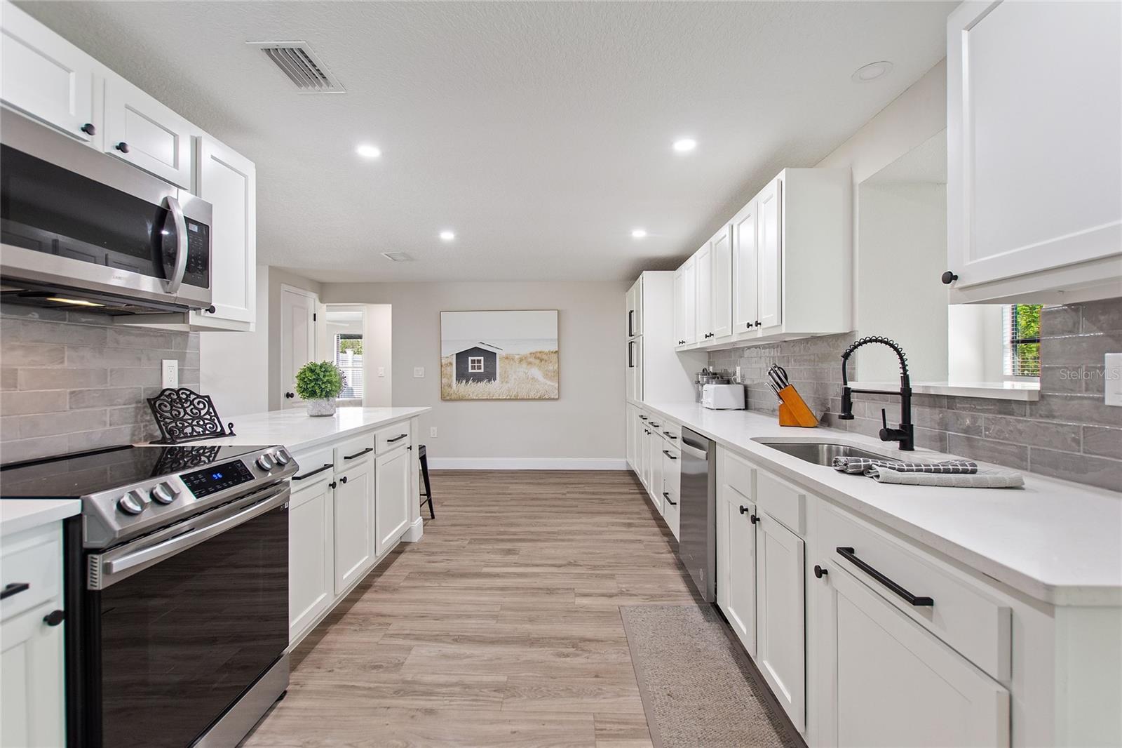 2054 RACIMO DR