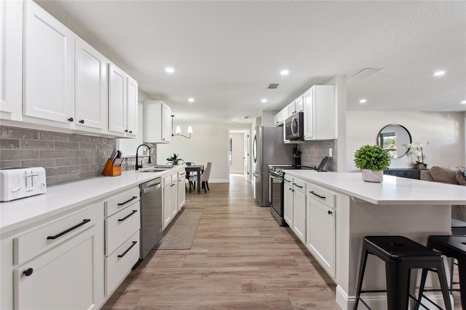 2054 RACIMO DR