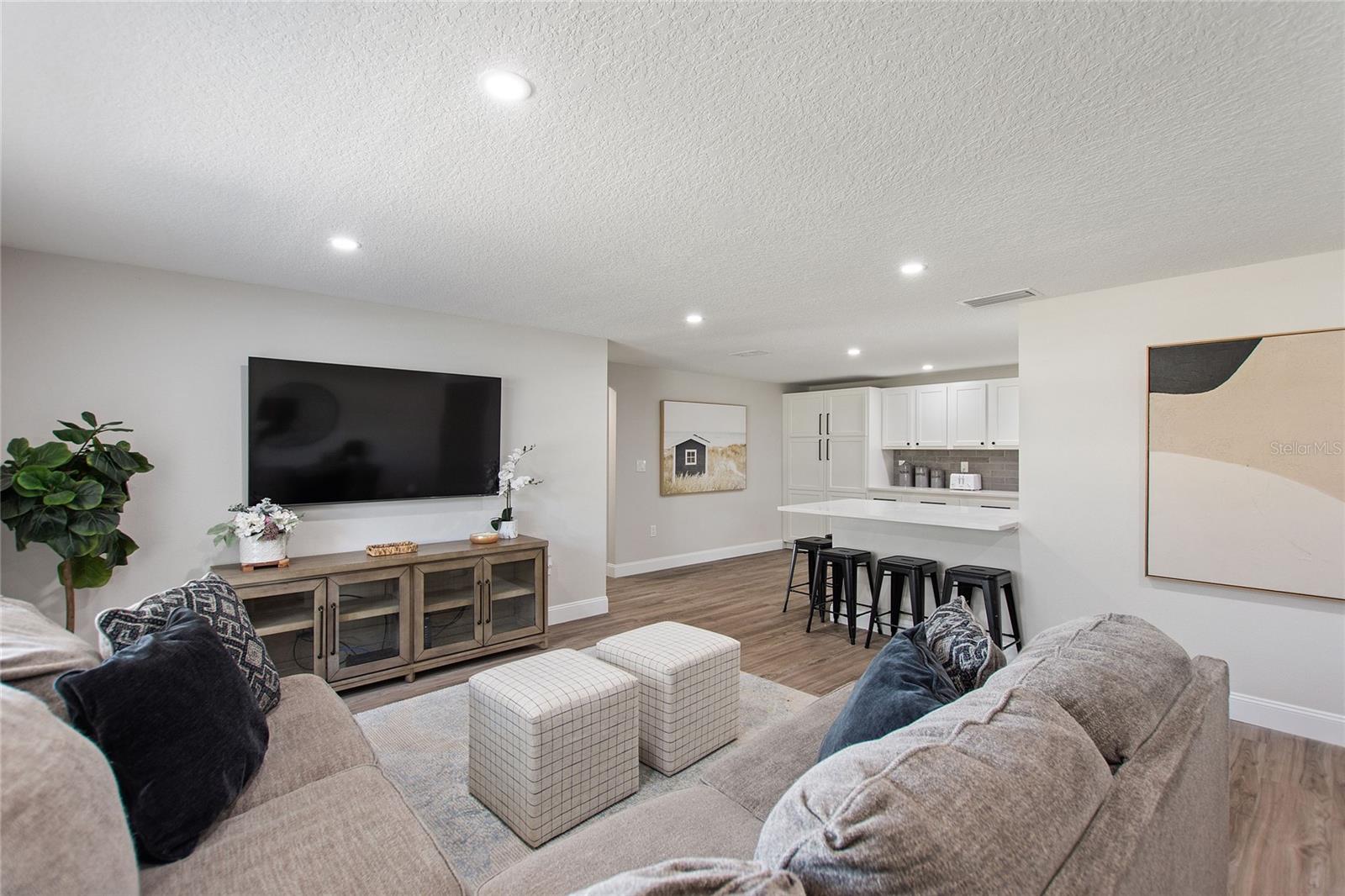 2054 RACIMO DR