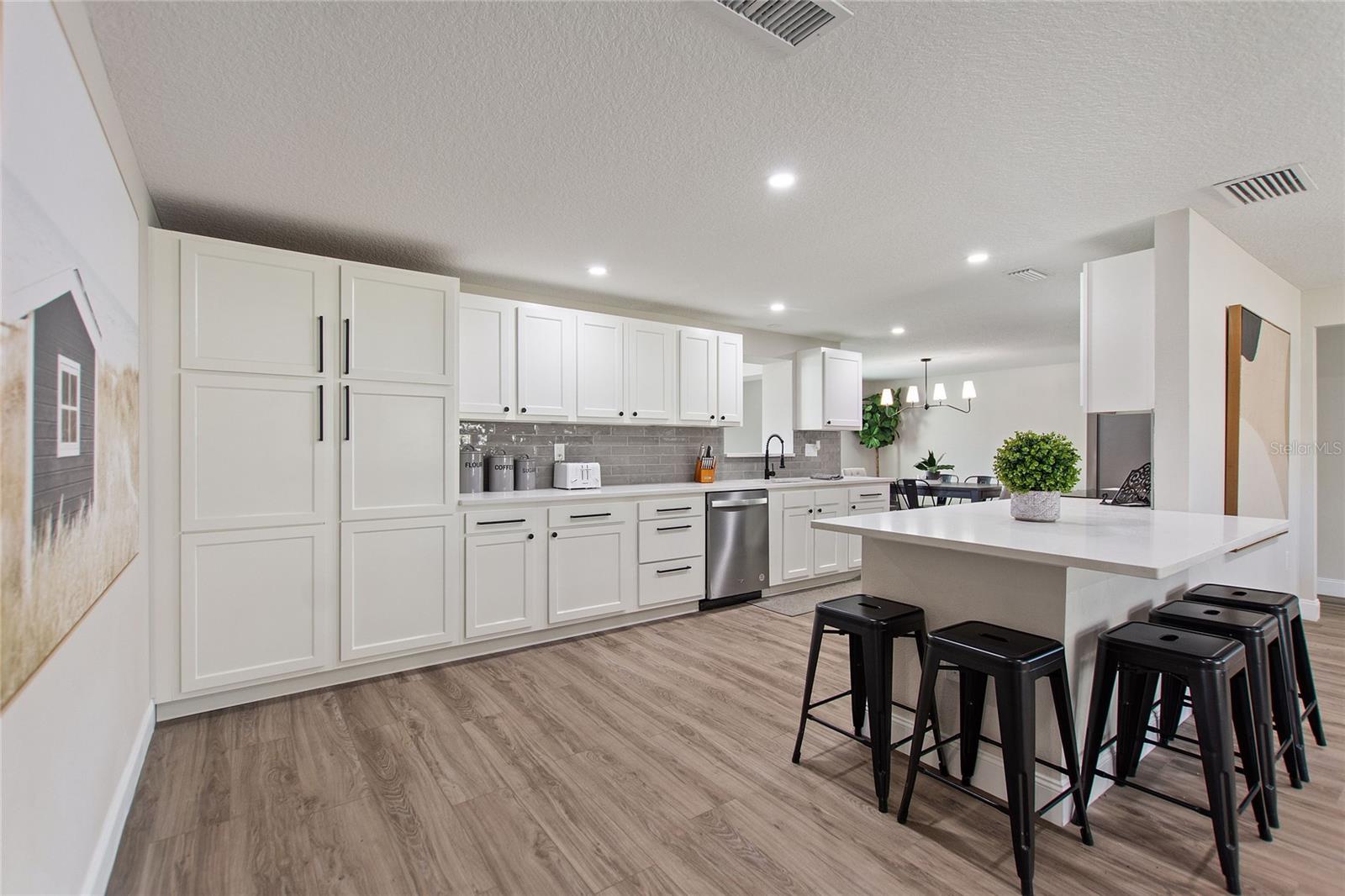 2054 RACIMO DR