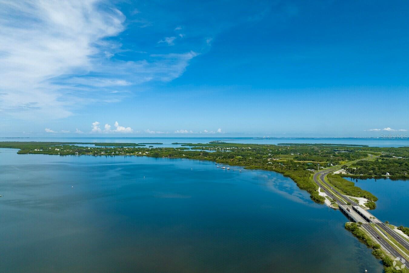 910 BAYSHORE DR