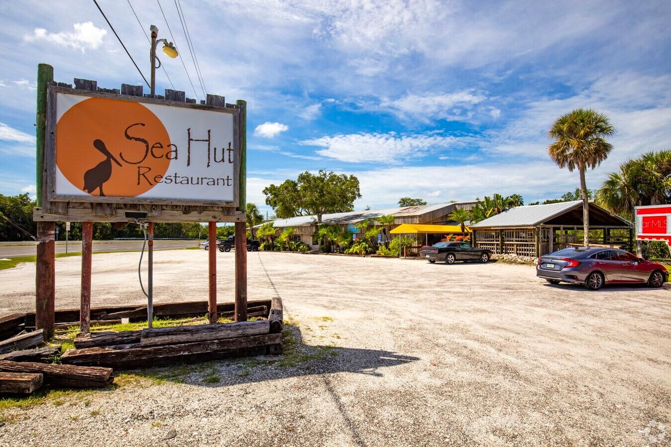 910 BAYSHORE DR