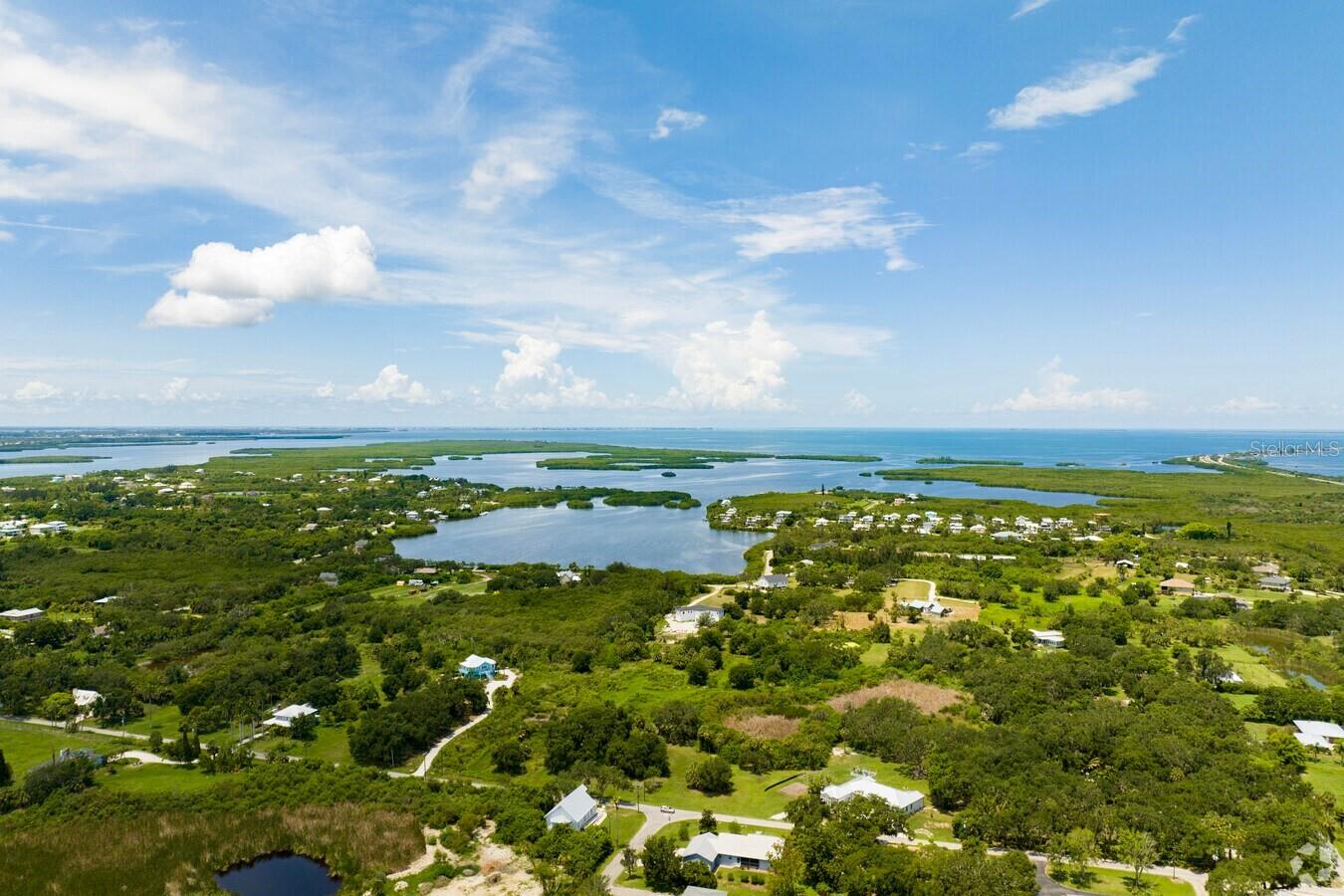 910 BAYSHORE DR