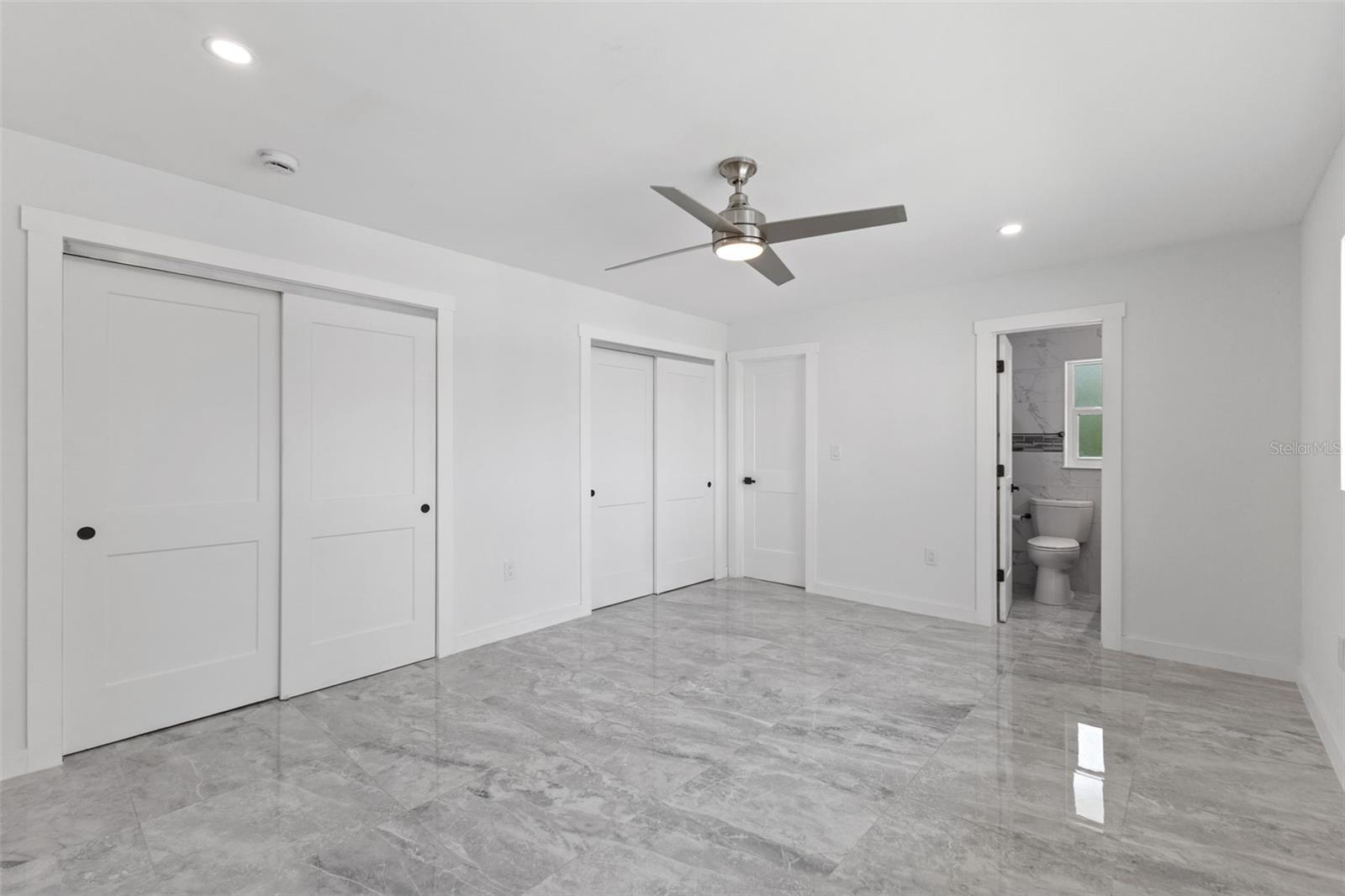 910 BAYSHORE DR