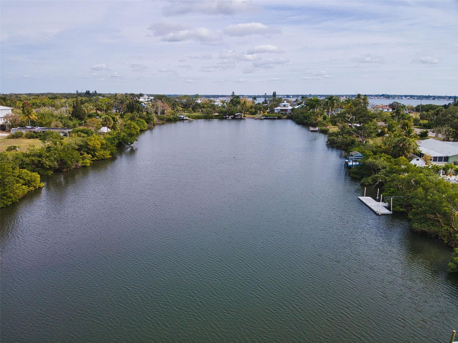 910 BAYSHORE DR