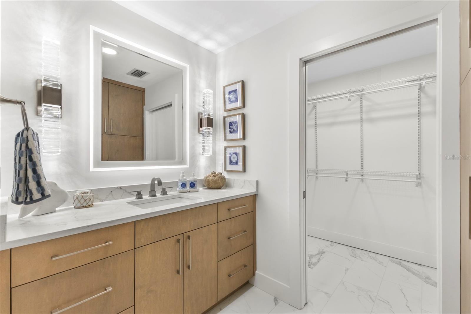 1750 BENJAMIN FRANKLIN DR #1D