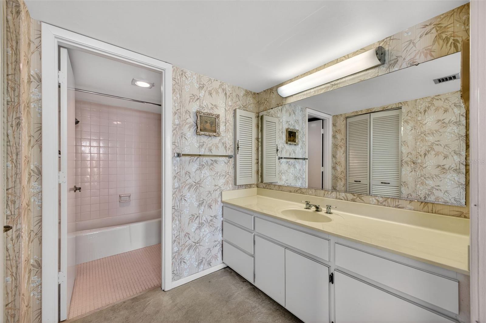 1111 N GULFSTREAM AVE #16D