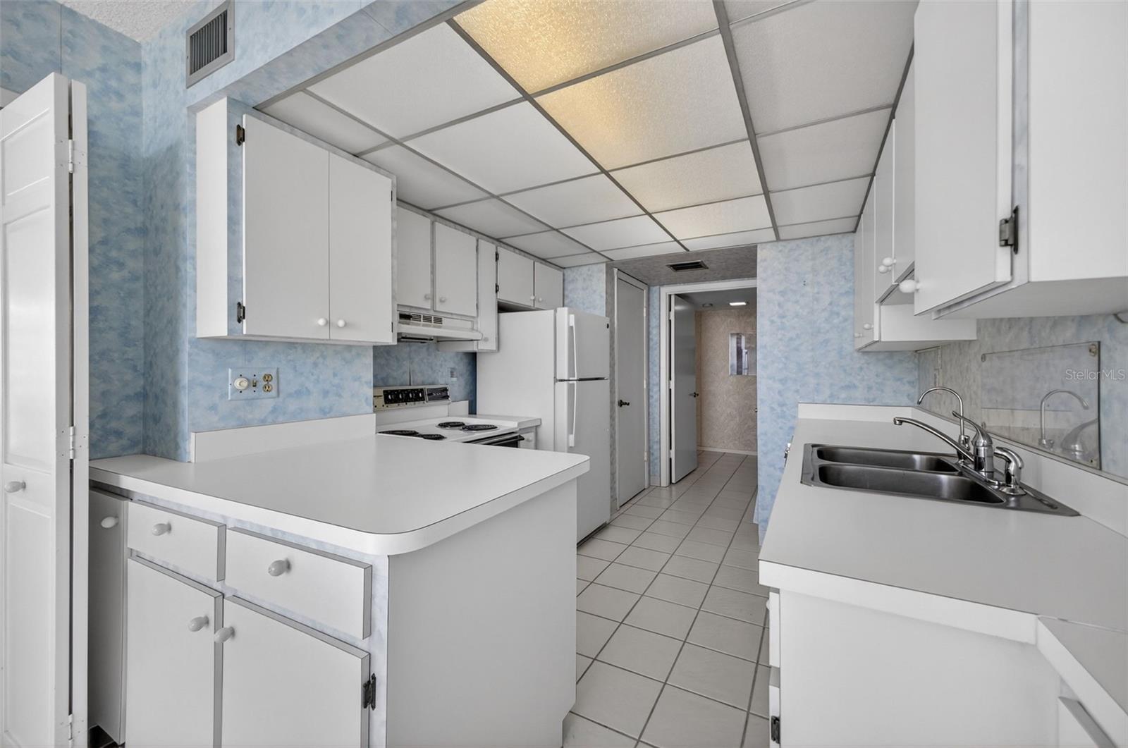 1111 N GULFSTREAM AVE #16D