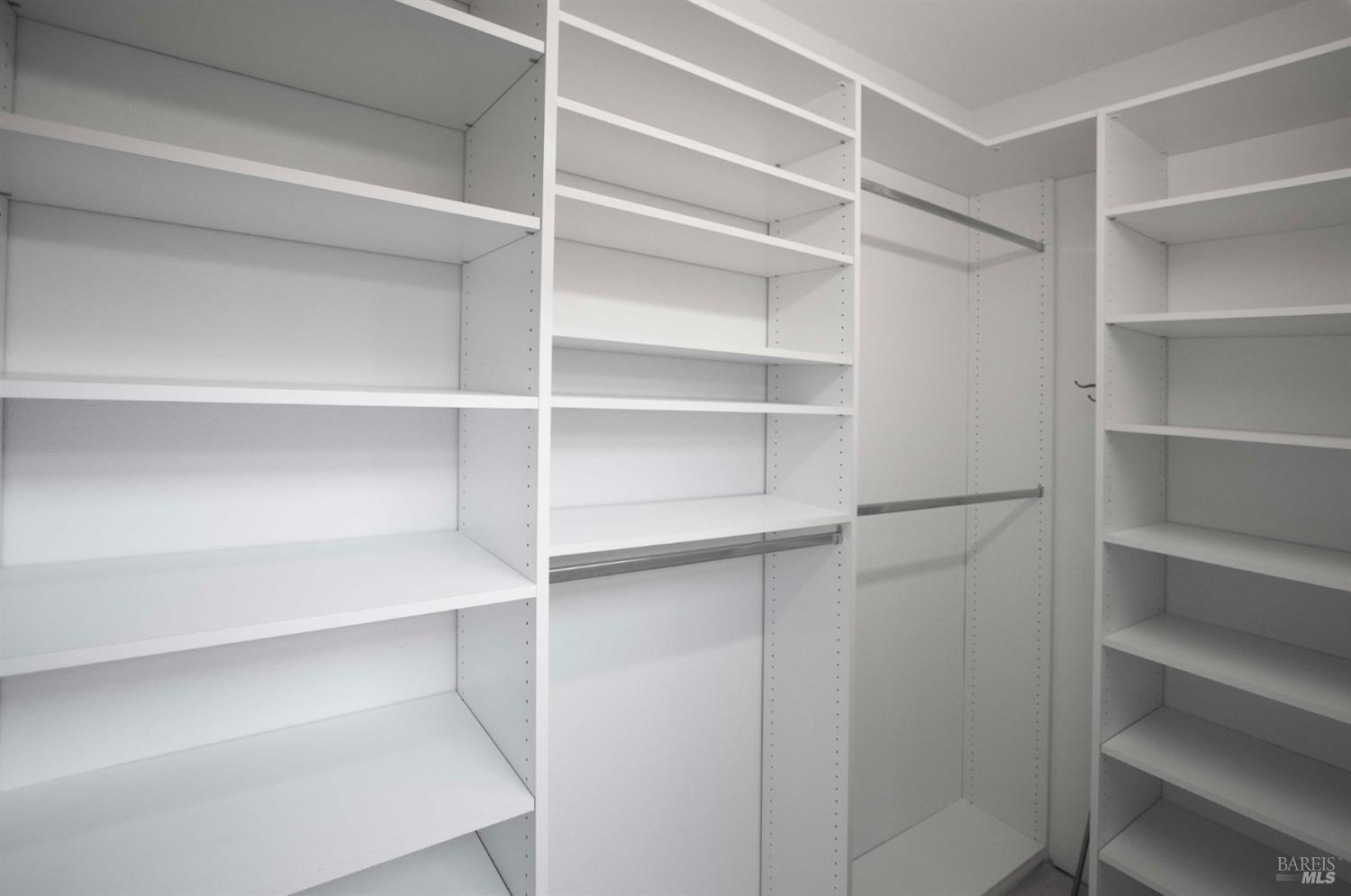 6022 Shelter Bay Ave