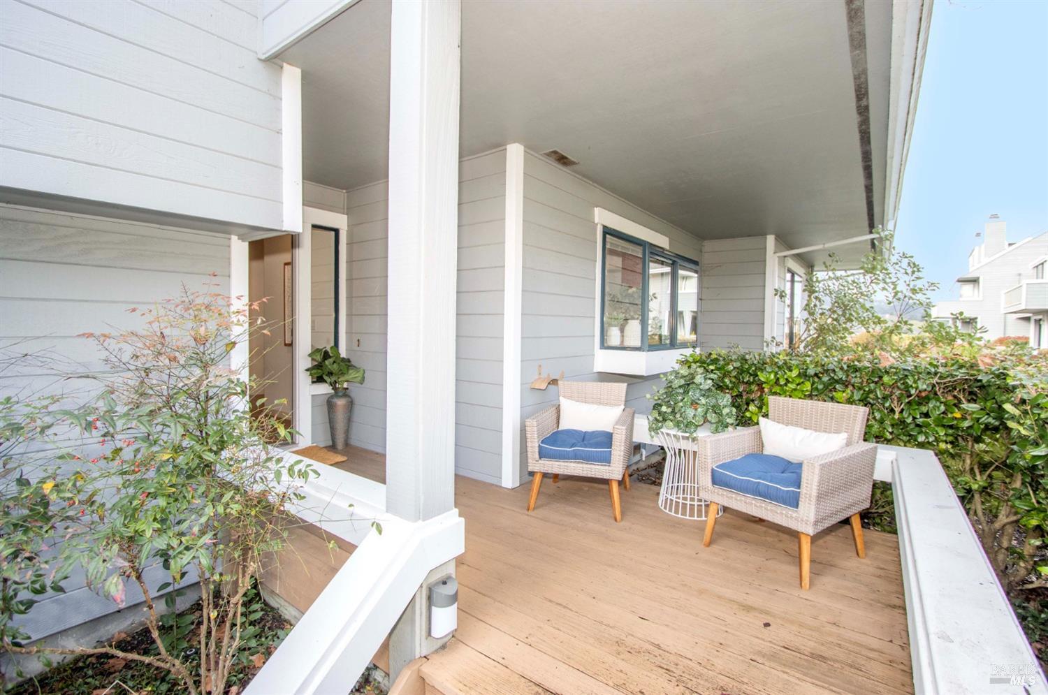 6022 Shelter Bay Ave