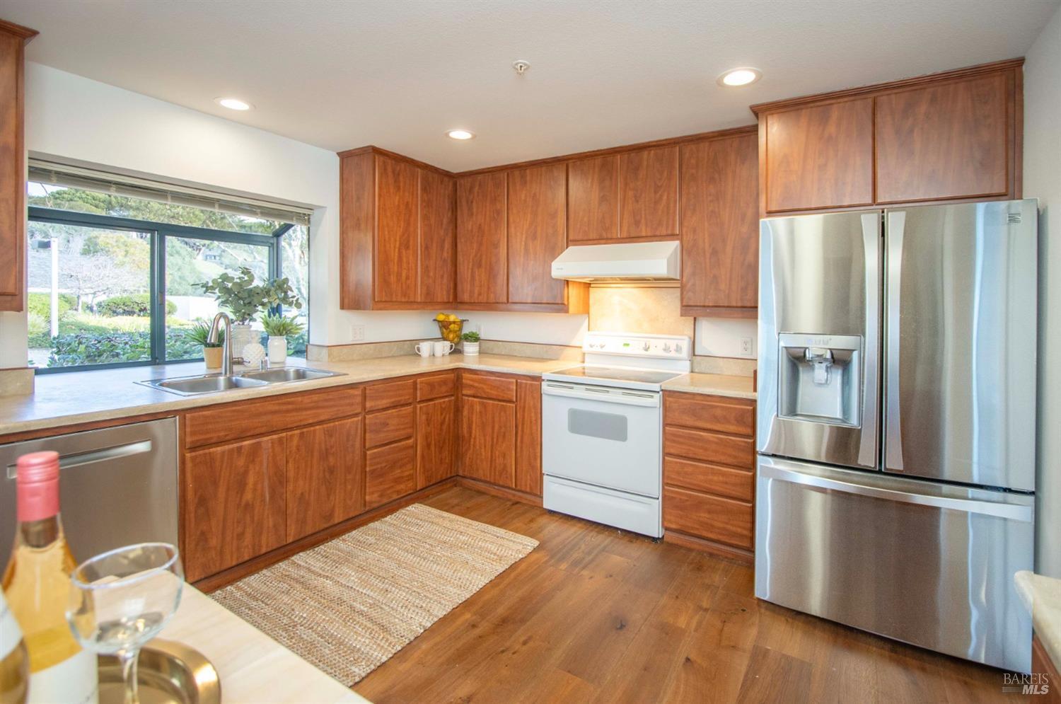 6022 Shelter Bay Ave