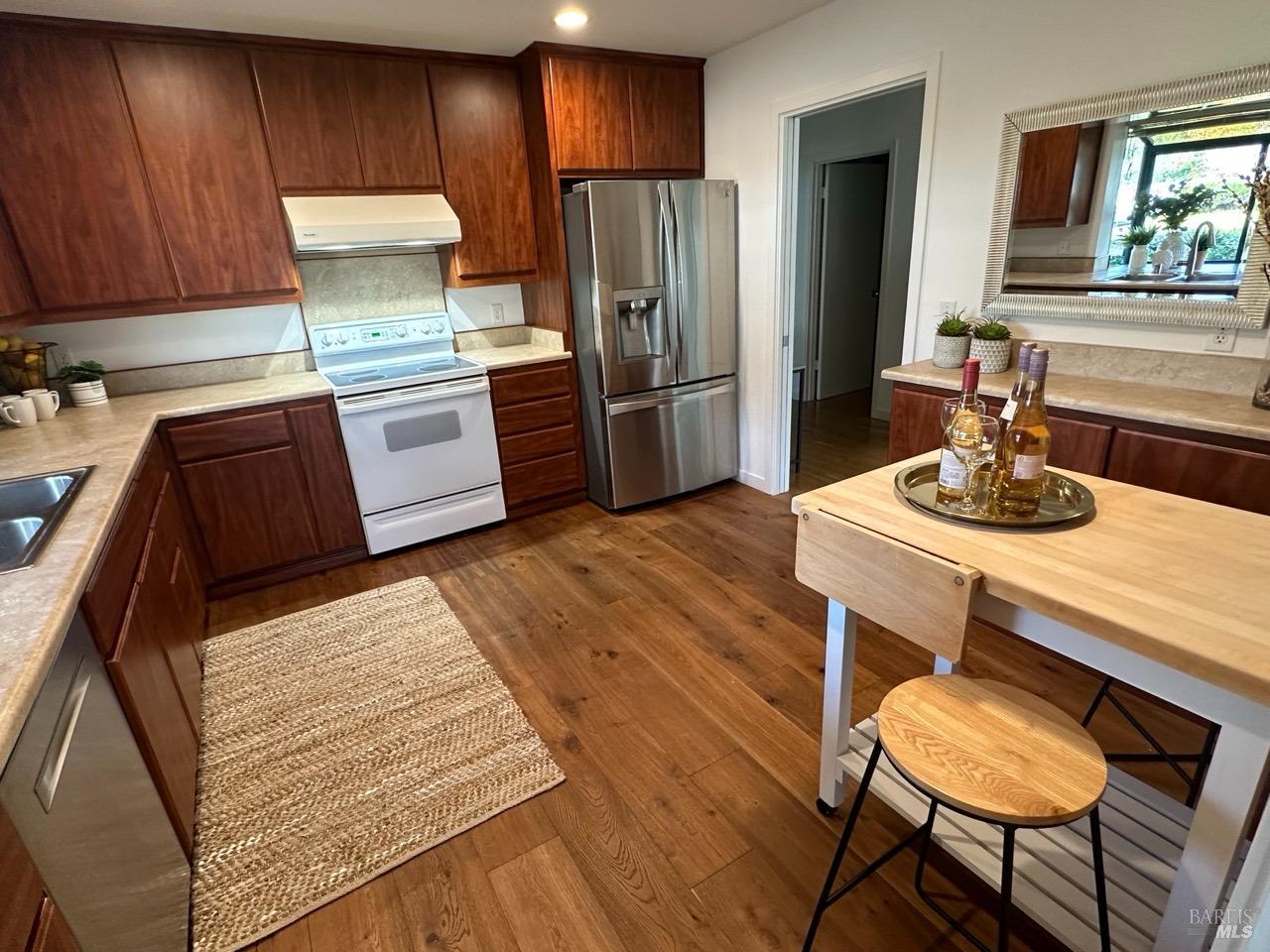 6022 Shelter Bay Ave