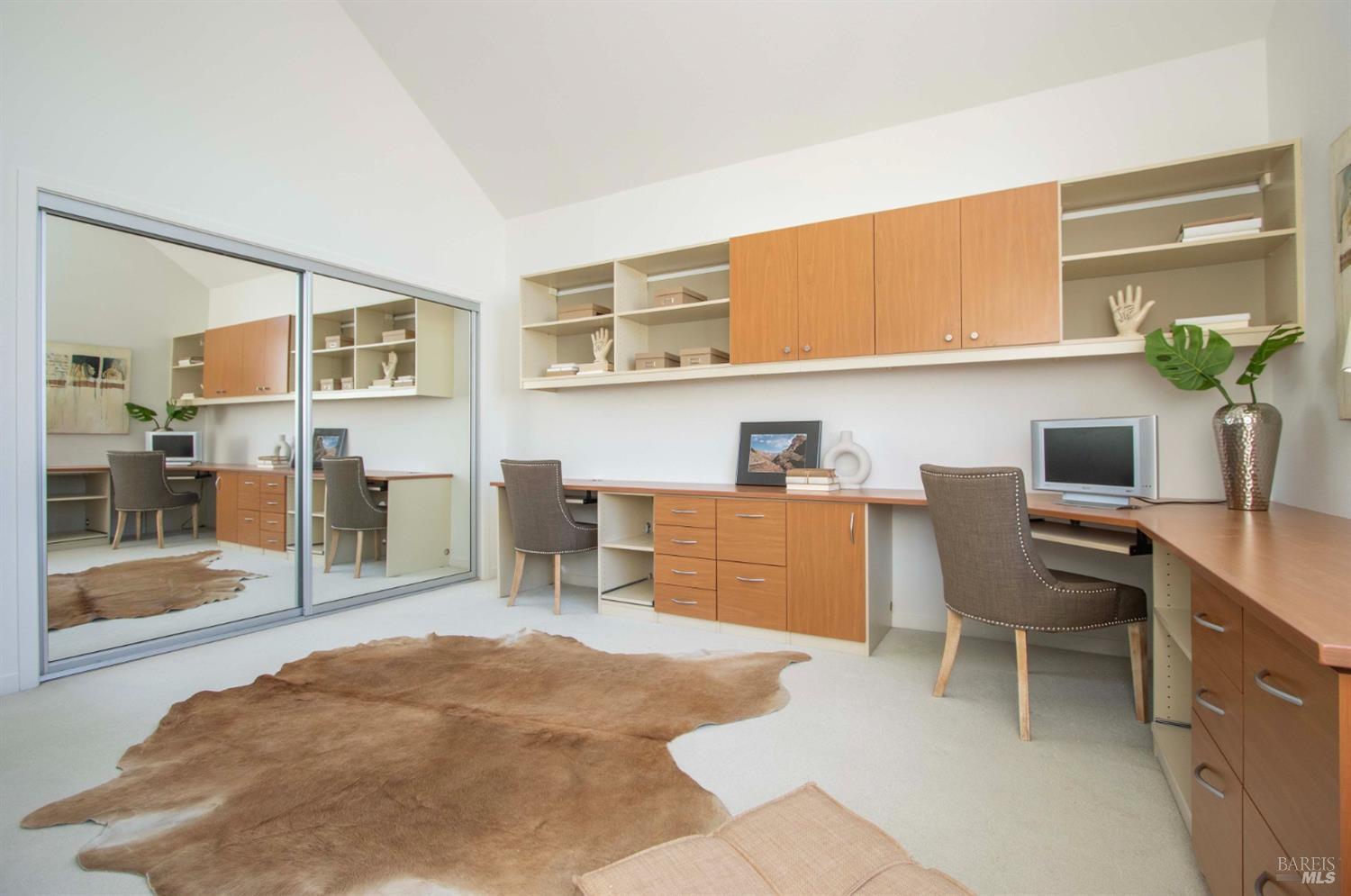 6022 Shelter Bay Ave