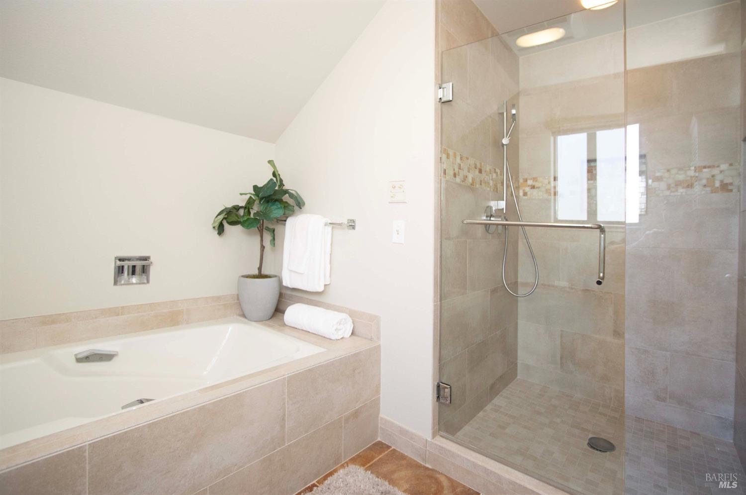 6022 Shelter Bay Ave