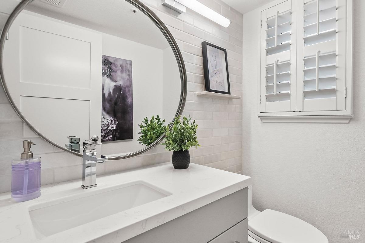 226 Ignacio Valley Cir